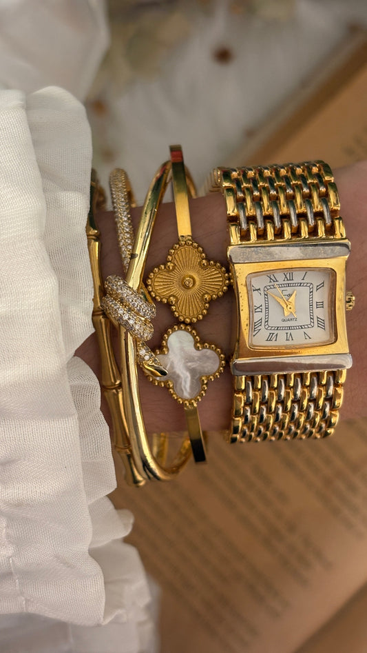 Vintage Faye Roman Dial Tank Watch in Gold Tone Quartz