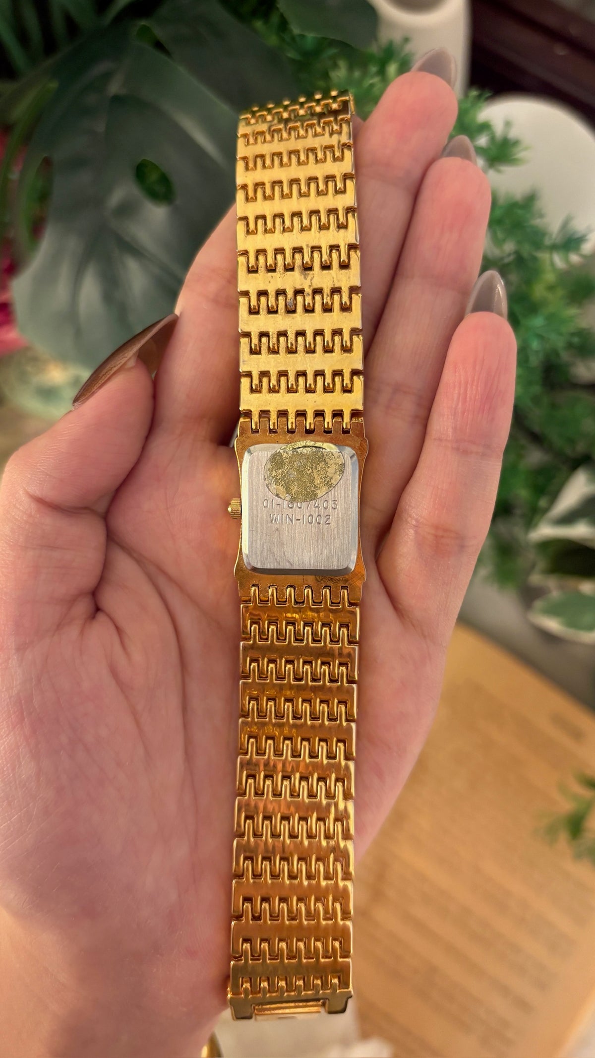 Vintage Faye Roman Dial Tank Watch in Gold Tone Quartz