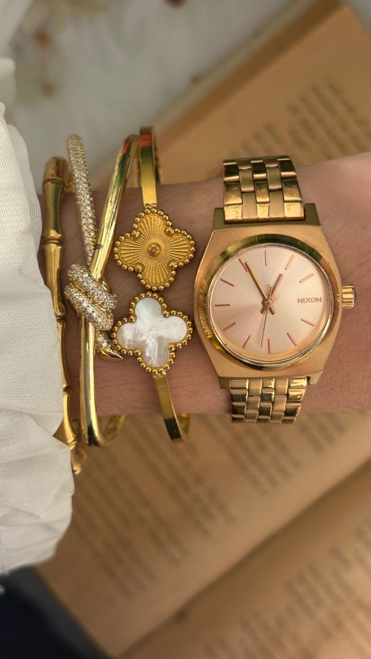 Vintage Nixon Classic Watch in Rose Gold Tone Quartz