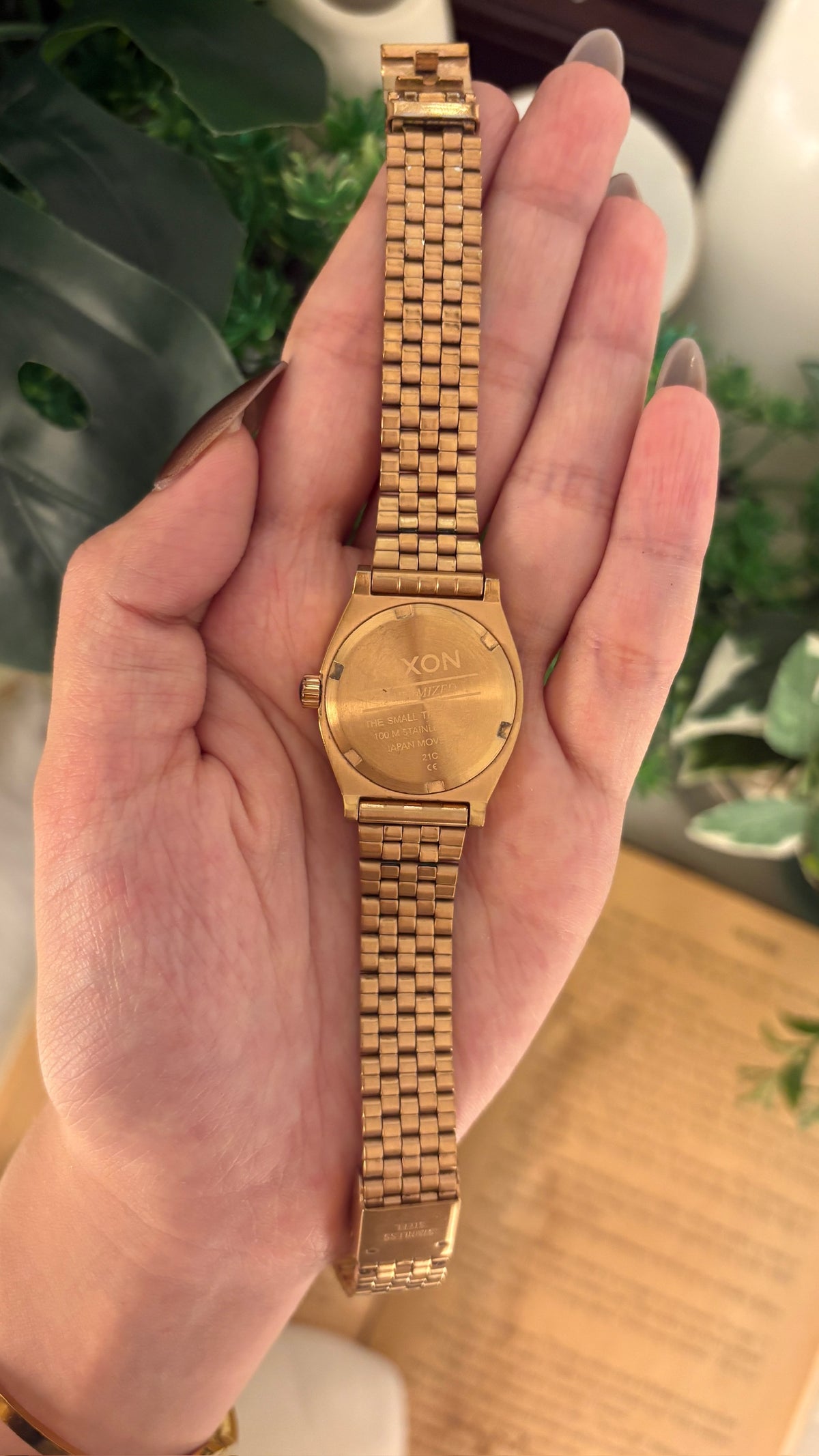 Vintage Nixon Classic Watch in Rose Gold Tone Quartz