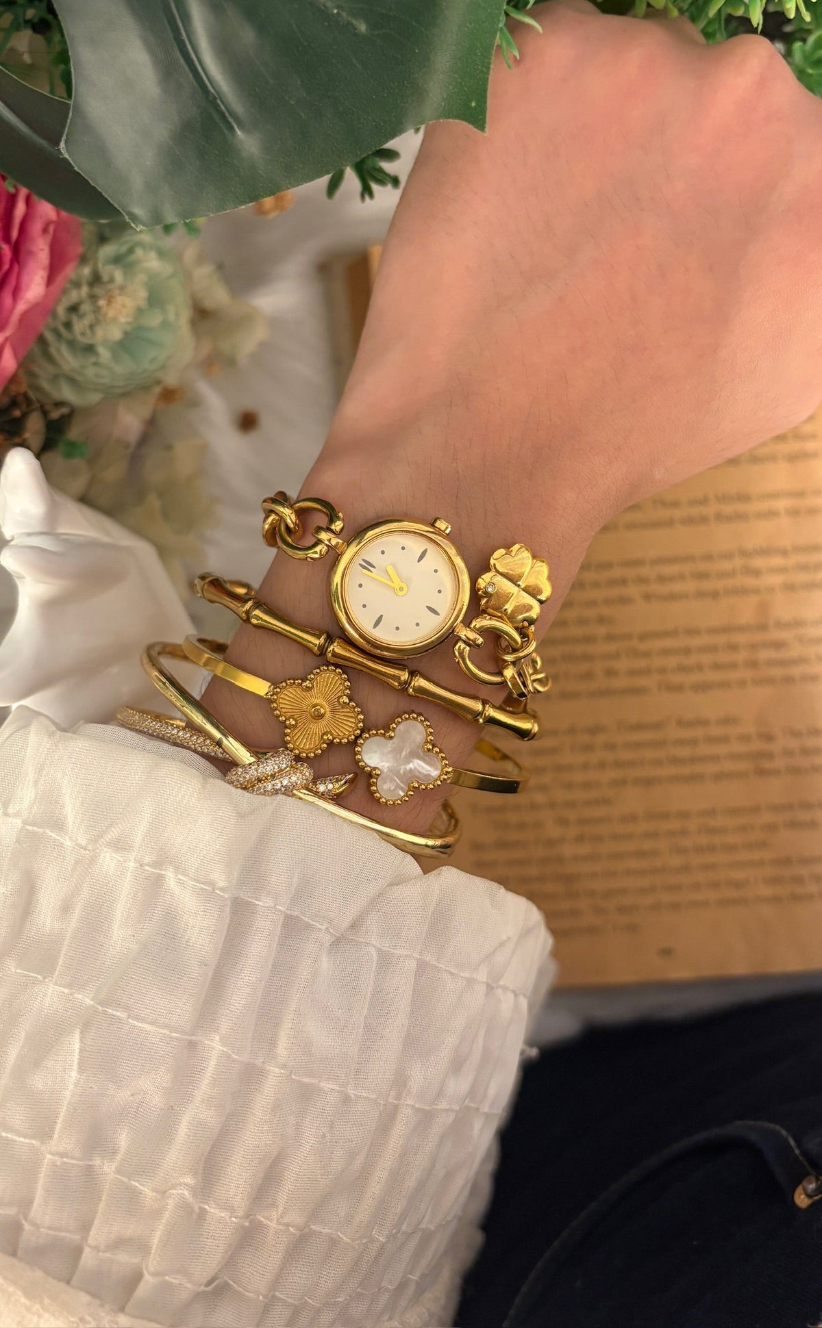 Rare Vintage Noevir Citizen Charm Bracelet Watch in Gold Tone Quartz