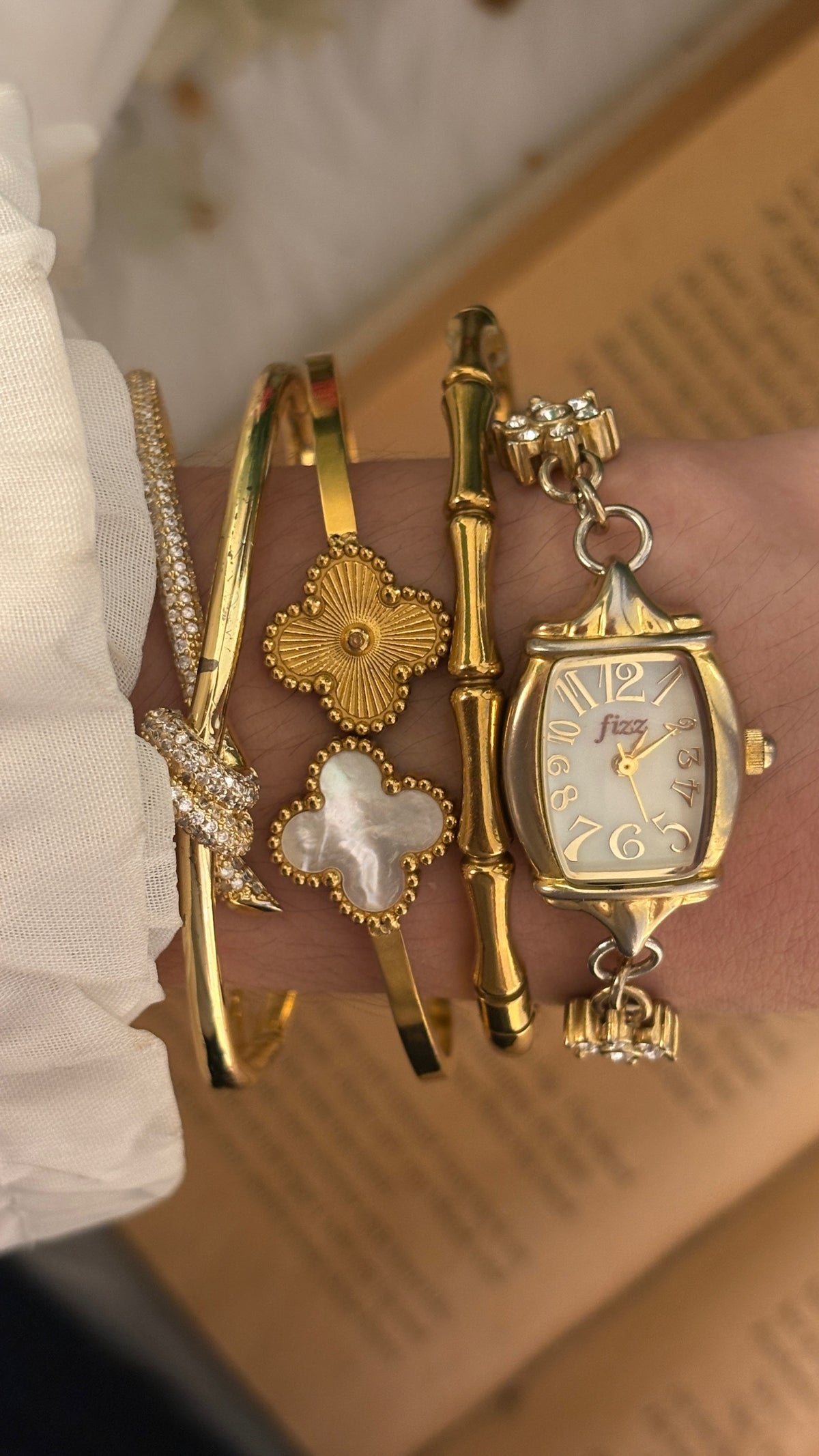 Rare Vintage Fizz Charm Bracelet Watch in Gold Tone Quartz