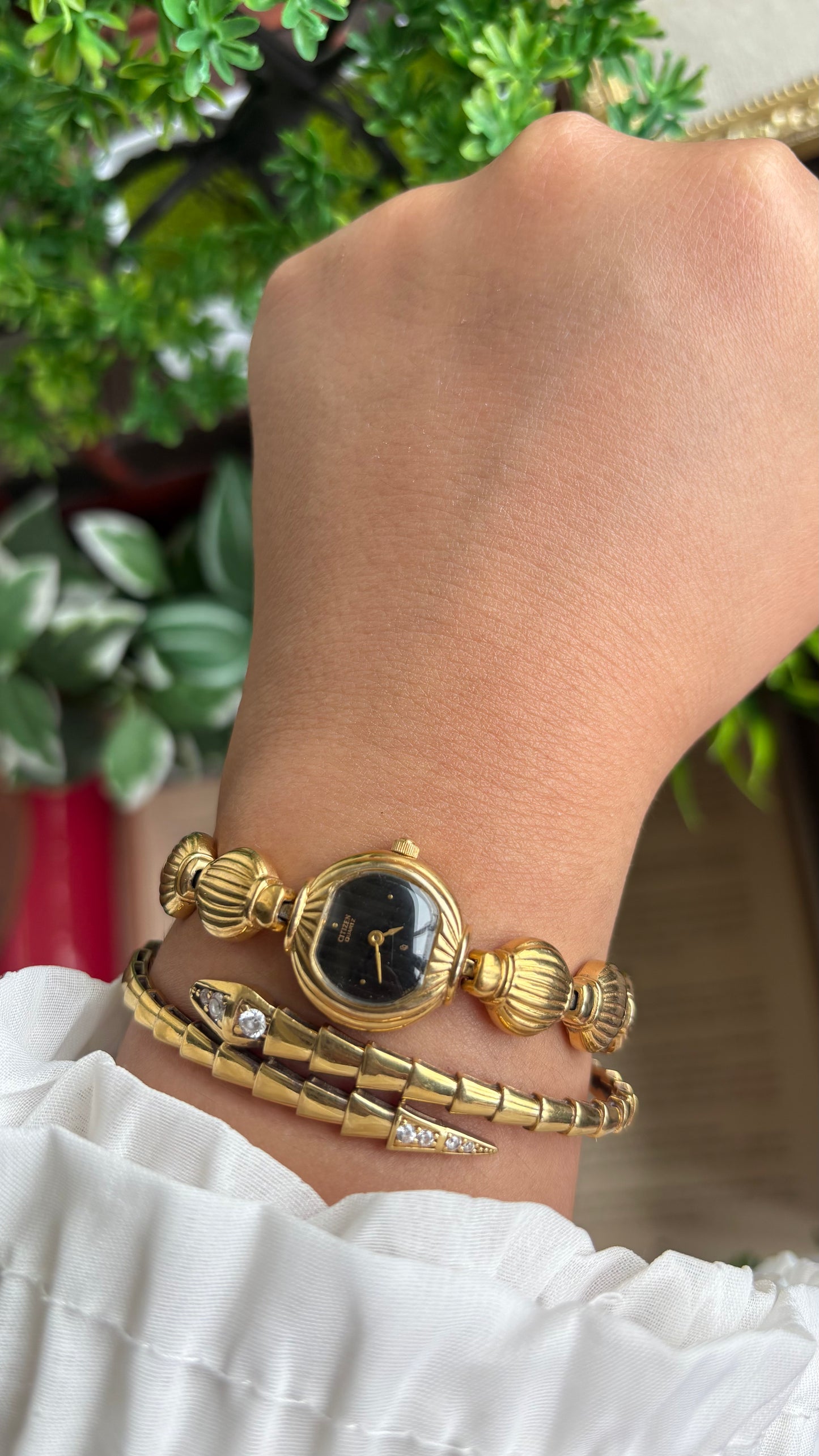 Extremely Rare Vintage Citizen Watch in Gold Tone Seashell Chain Straps Black Dial