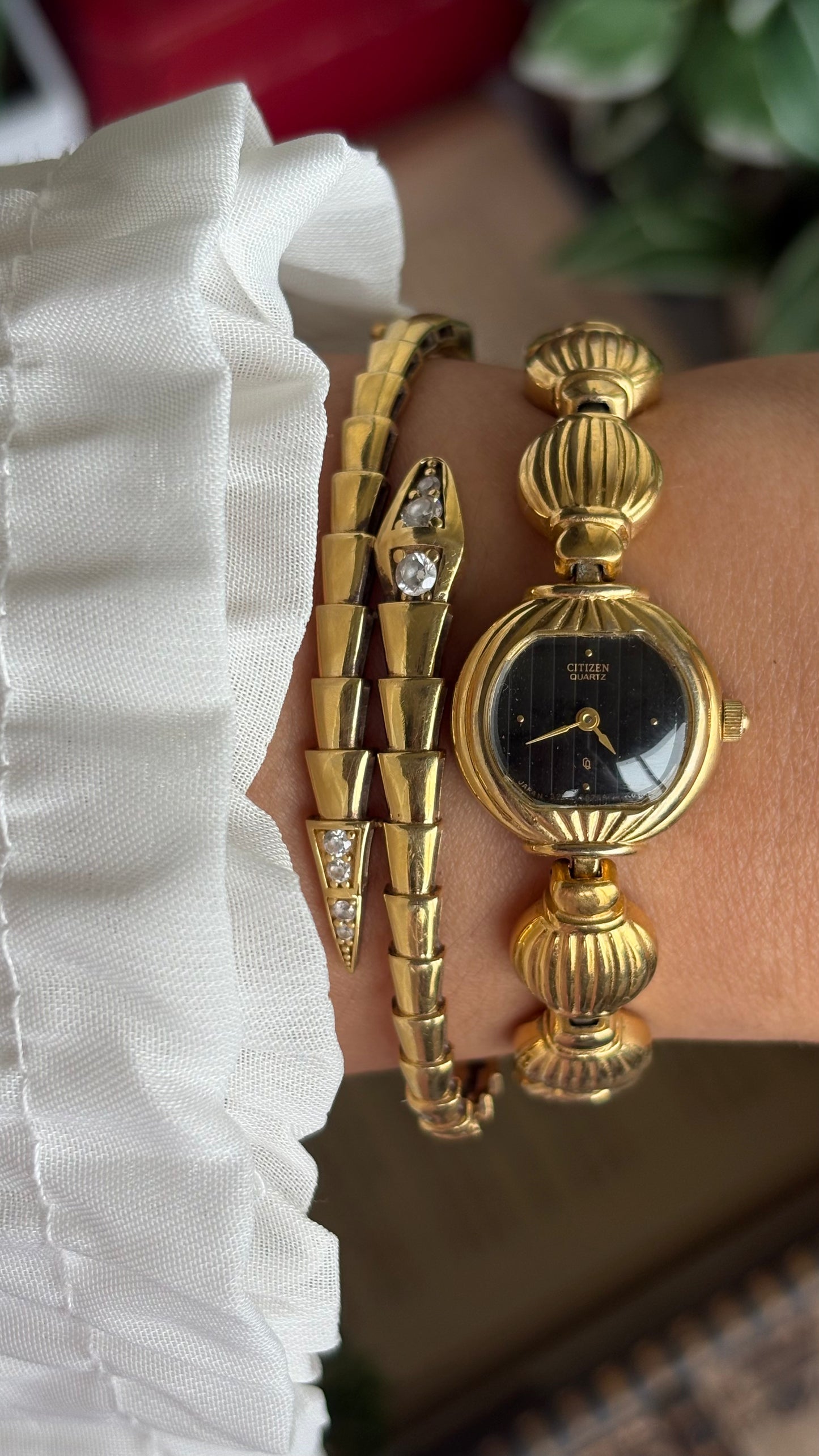 Extremely Rare Vintage Citizen Watch in Gold Tone Seashell Chain Straps Black Dial