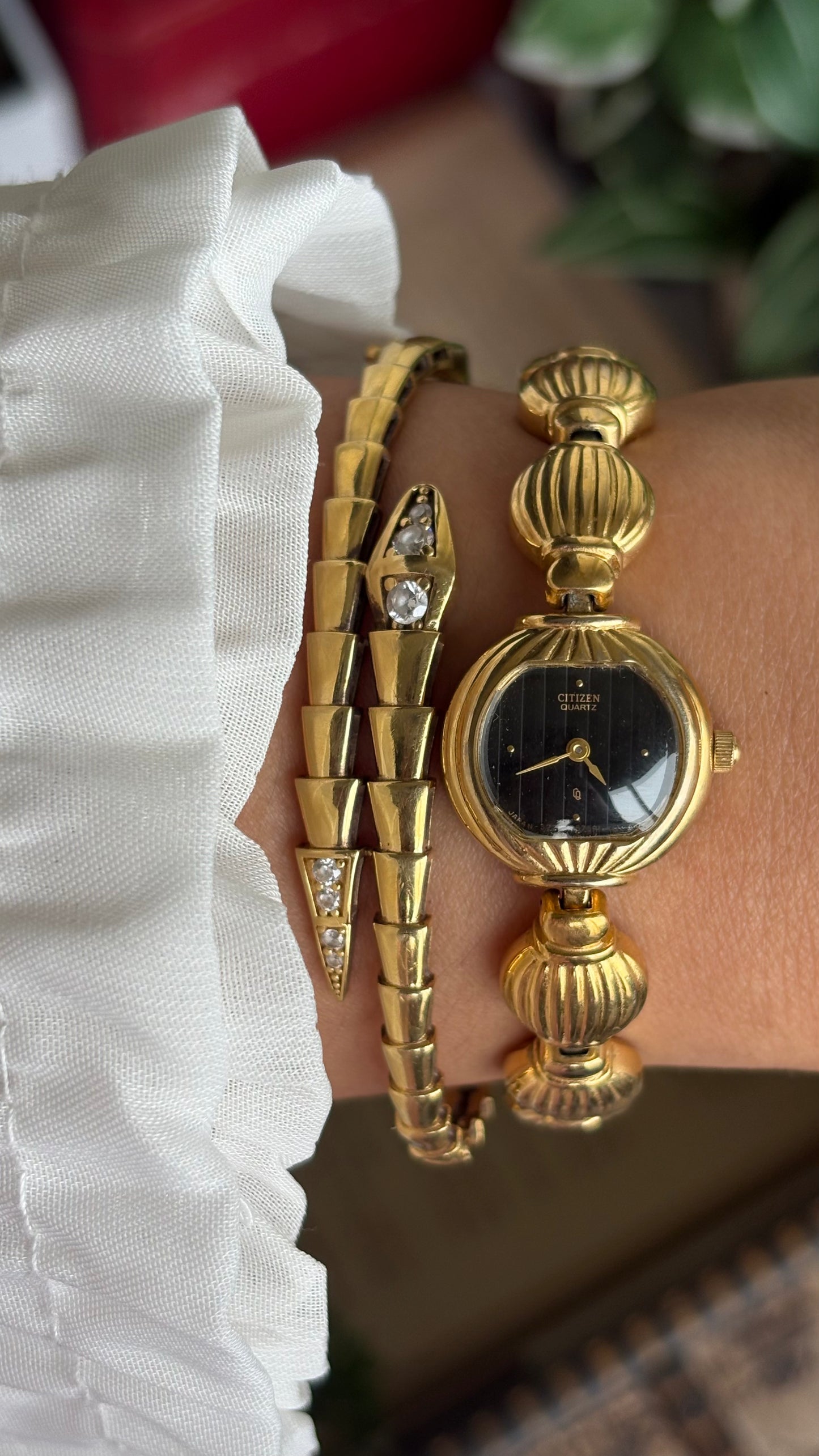 Extremely Rare Vintage Citizen Watch in Gold Tone Seashell Chain Straps Black Dial