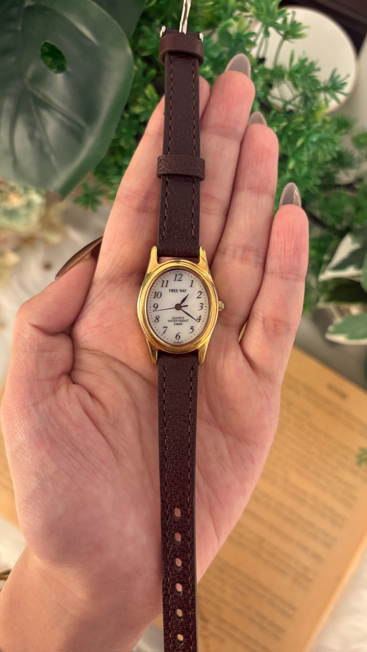 Rare Vintage Freeway Citizen Oval Dial Watch in Gold Tone Brown Leather Quartz