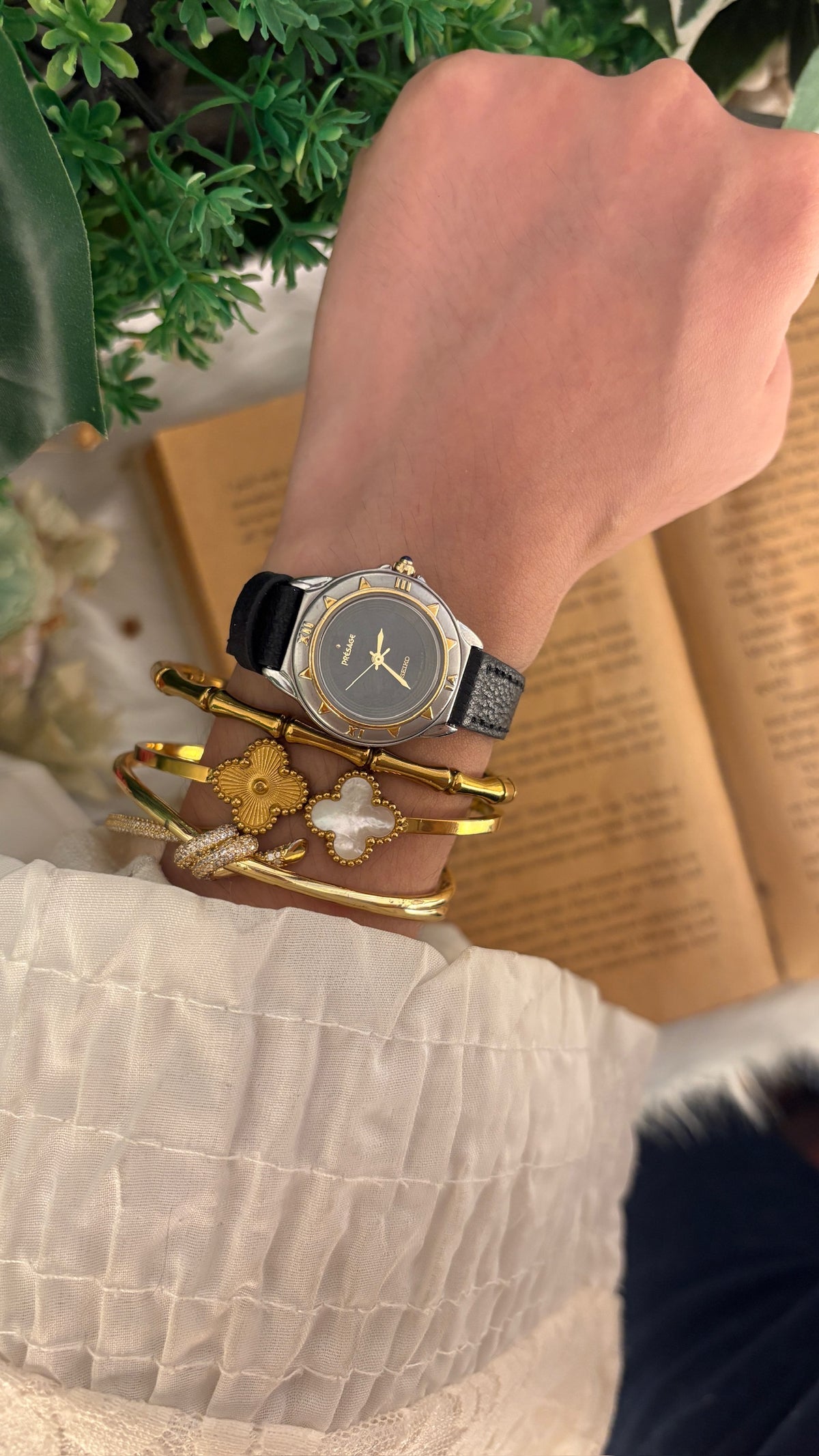 Extremely Rare Vintage Seiko Presage Watch in Two-Tone Black Leather Quartz