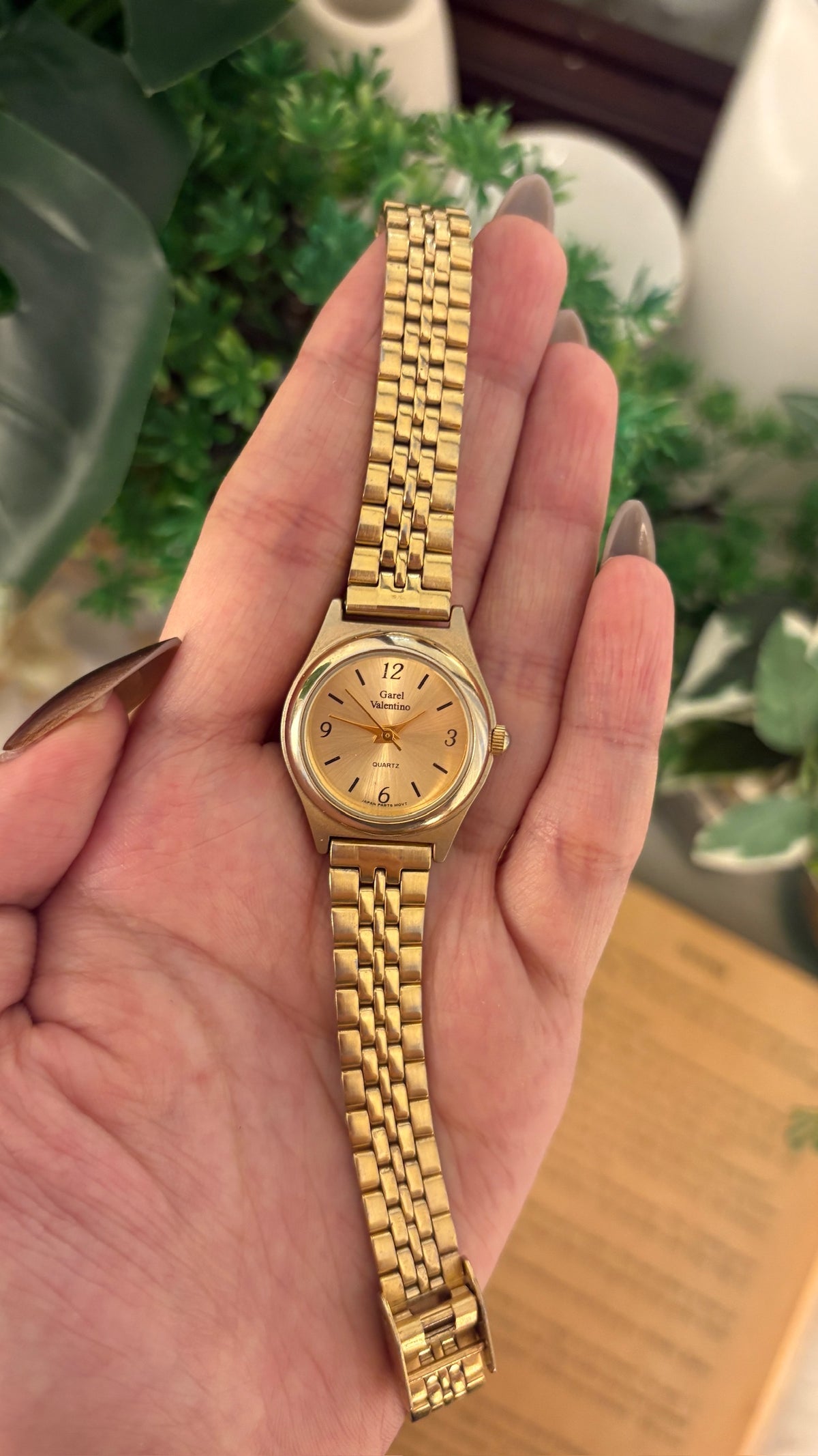 Vintage Garel Valentino Classic Watch in Gold Tone Quartz