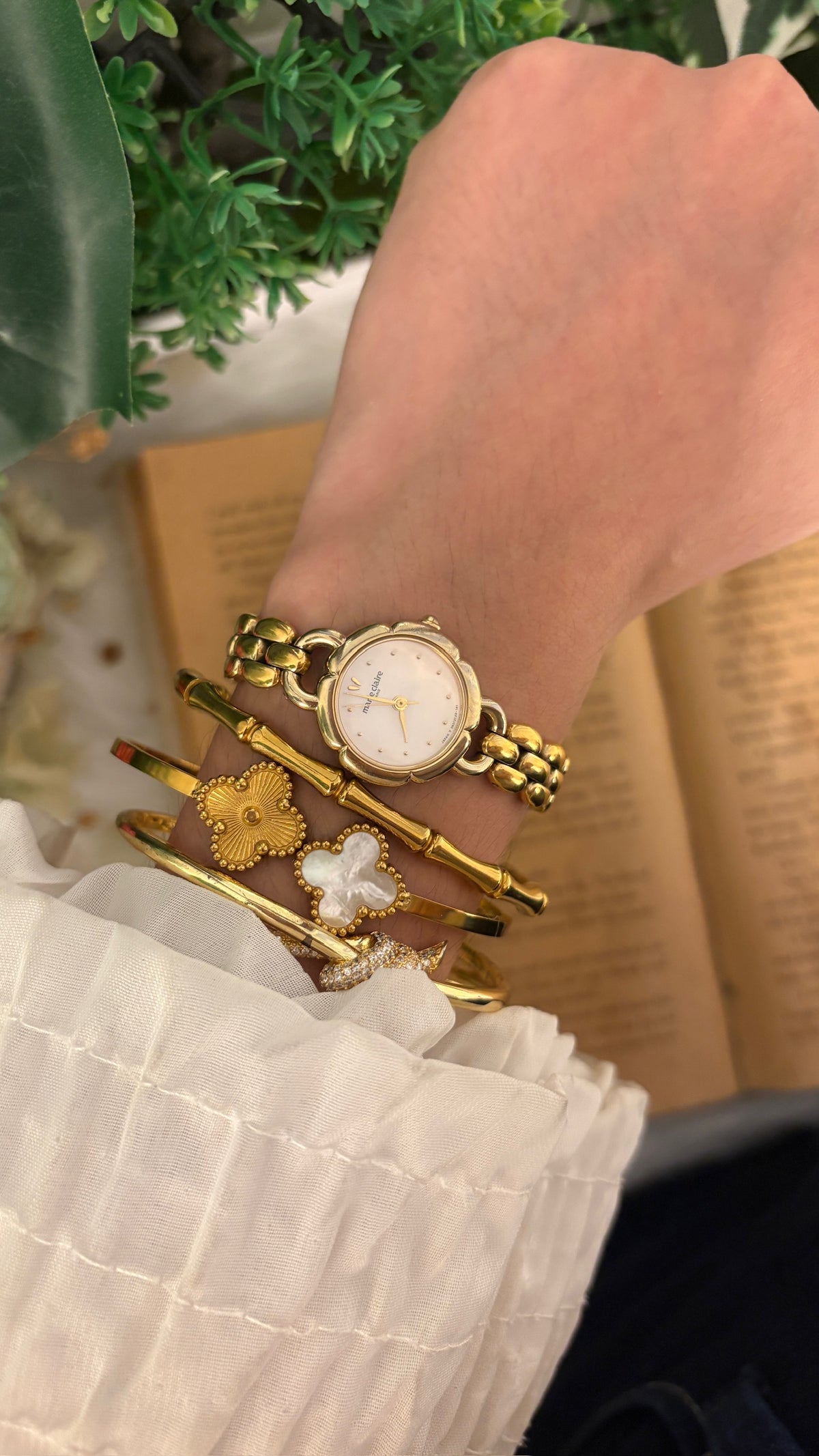 Rare Vintage Marie Claire Light Pink Flower Dial Bracelet Watch in Gold Tone Quartz