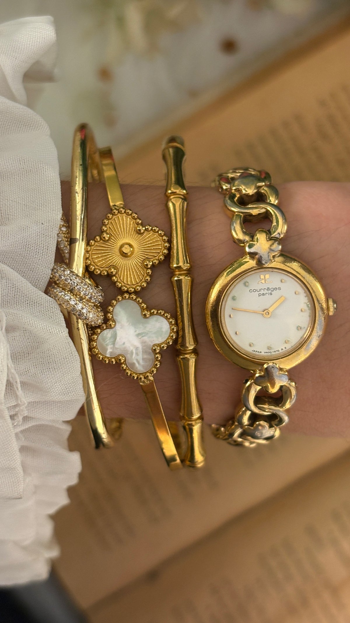Vintage Courreges Clover Circle Link Bracelet Watch in Gold Tone Quartz