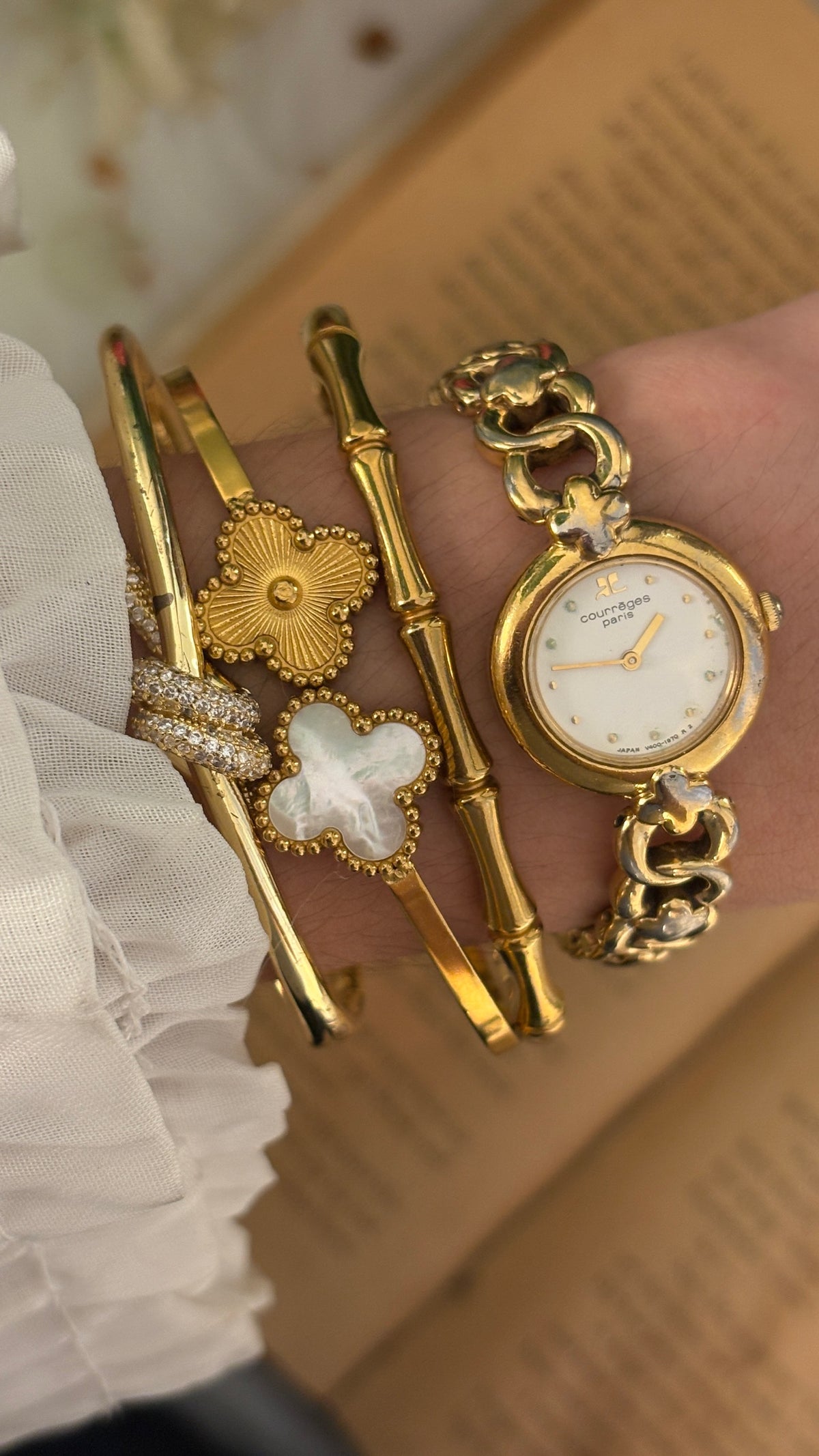Vintage Courreges Clover Circle Link Bracelet Watch in Gold Tone Quartz