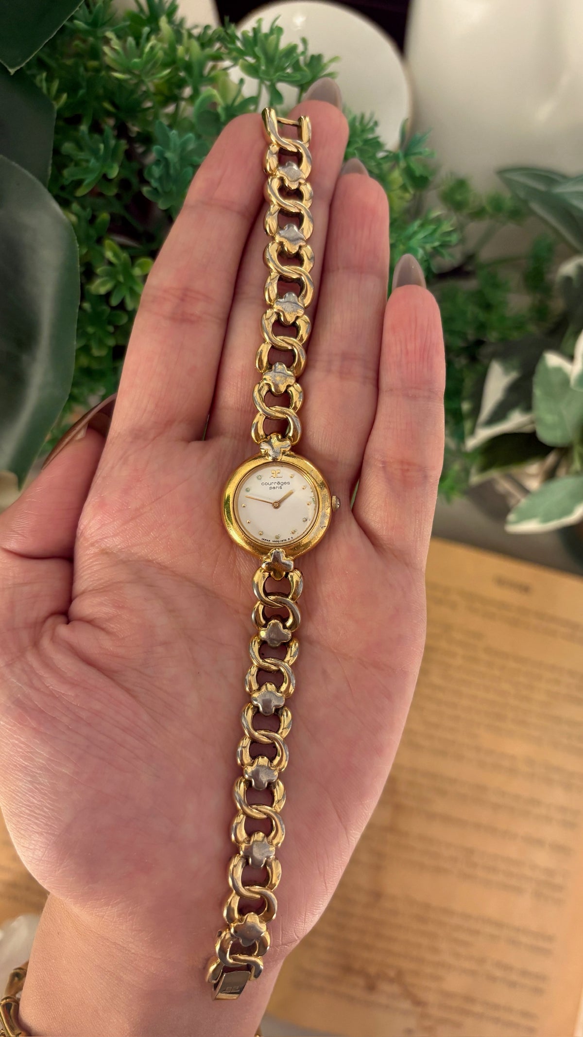 Vintage Courreges Clover Circle Link Bracelet Watch in Gold Tone Quartz