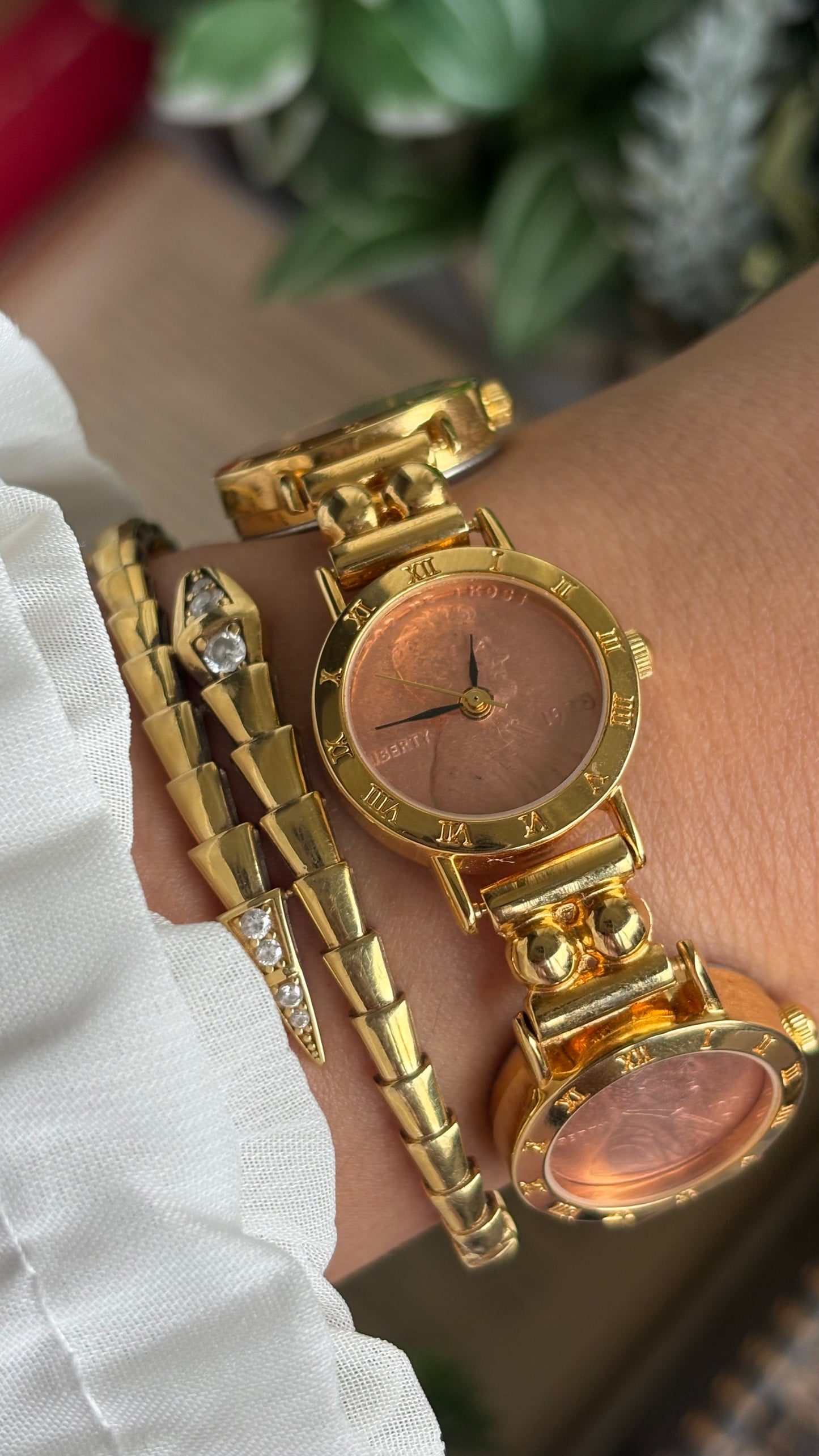 Extremely Rare Vintage Liberty 1978 Watch in Gold Tone Pink Dial
