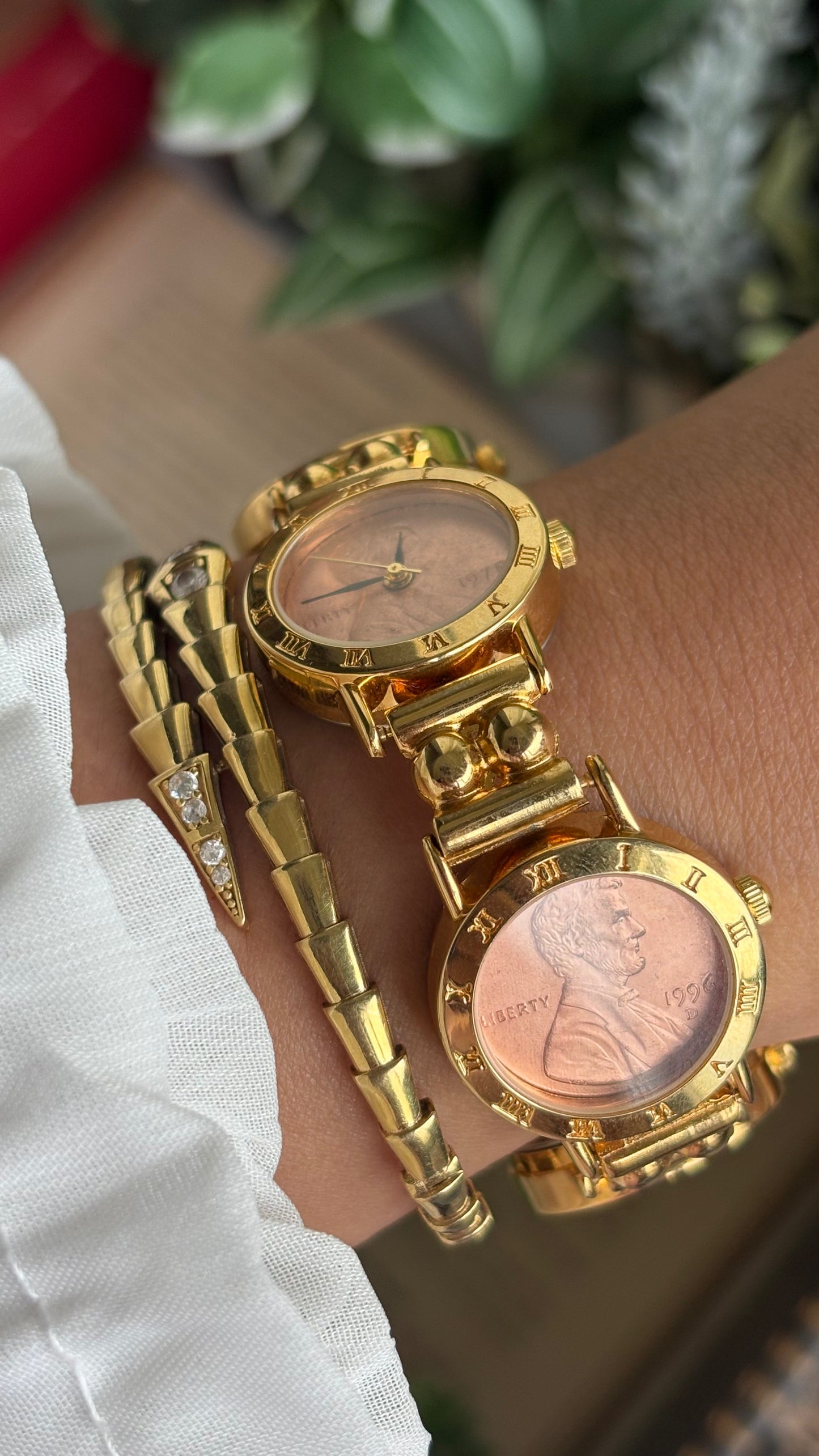 Extremely Rare Vintage Liberty 1978 Watch in Gold Tone Pink Dial
