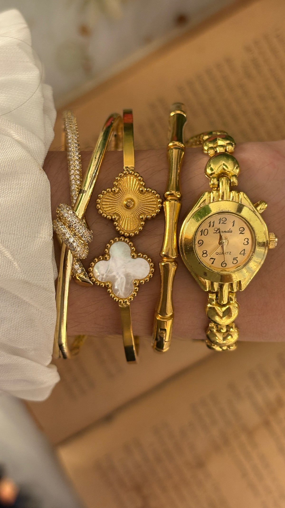 Dainty Vintage Lianda Heart Link Bracelet Watch in Gold Tone Quartz