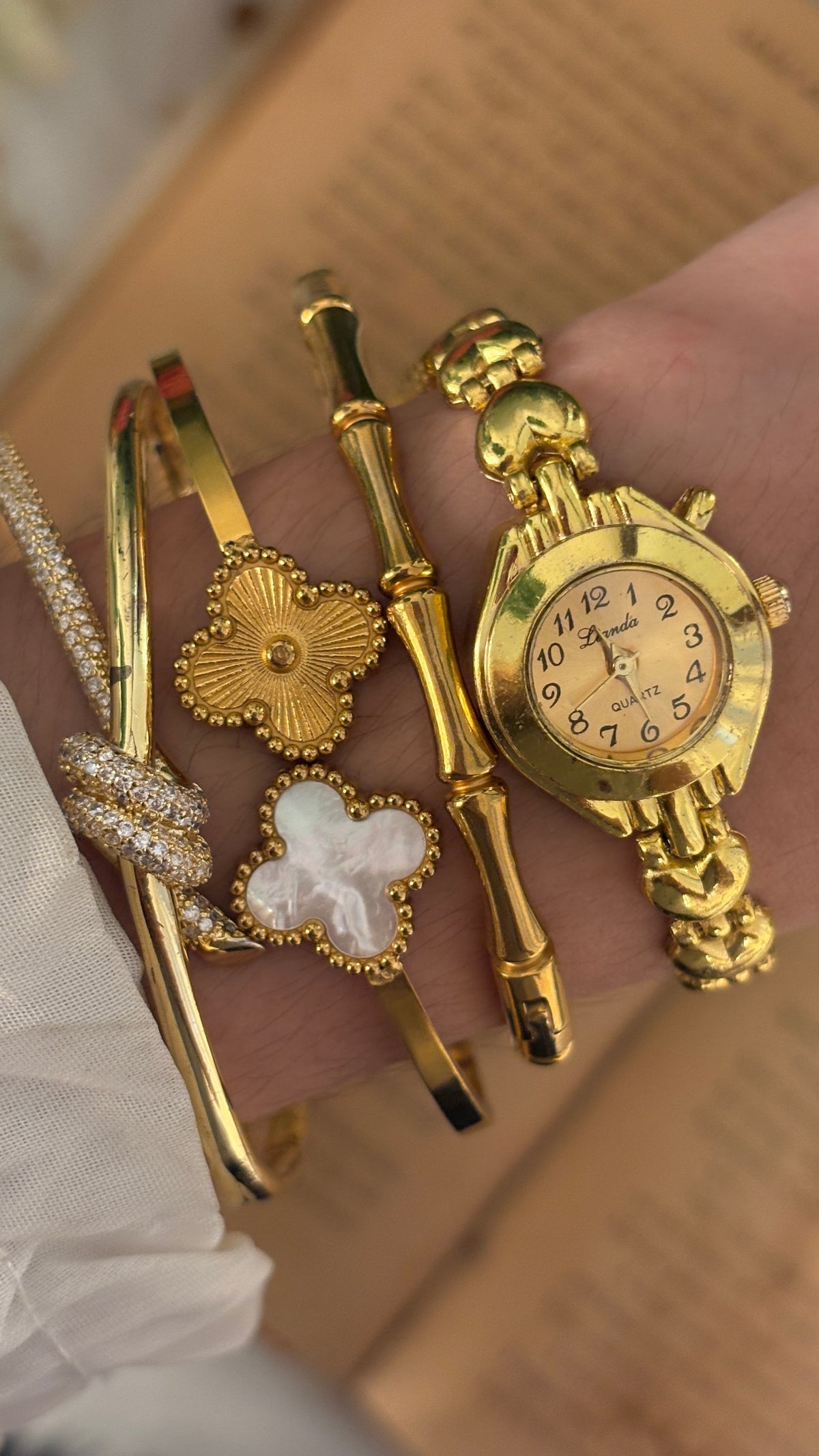 Dainty Vintage Lianda Heart Link Bracelet Watch in Gold Tone Quartz