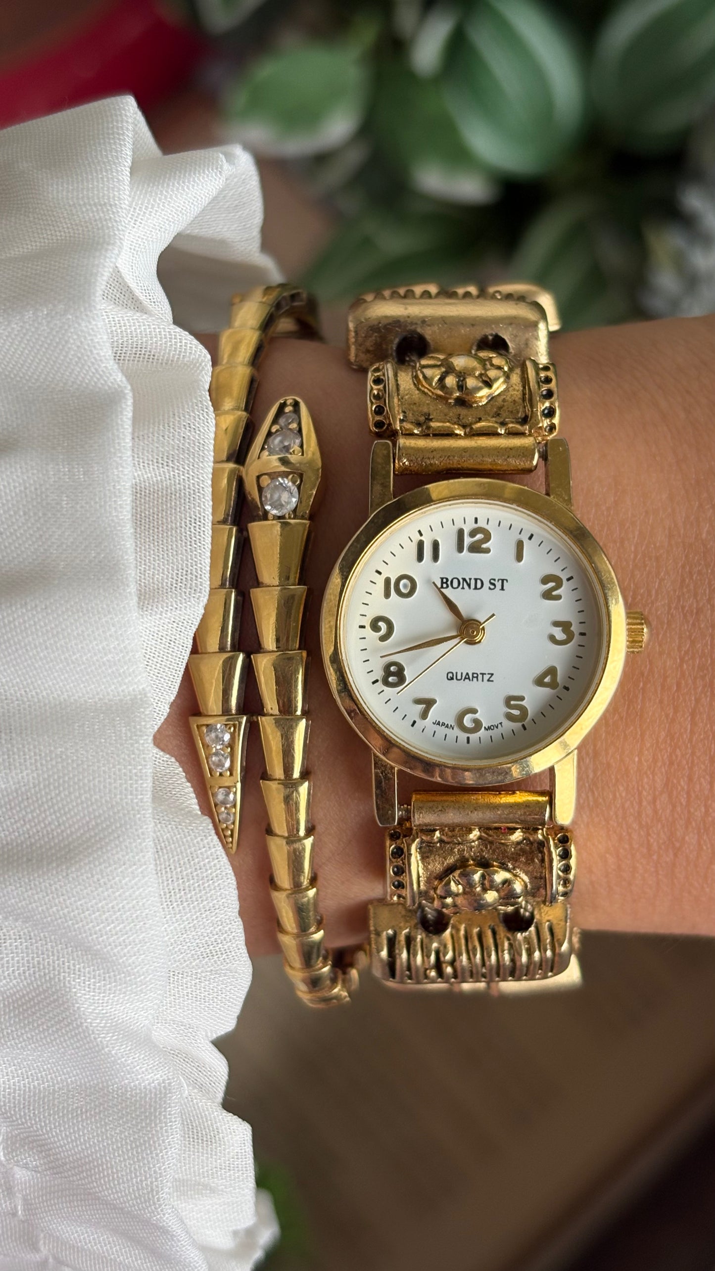 Vintage Hairstylist Charm Watch in Gold Tone