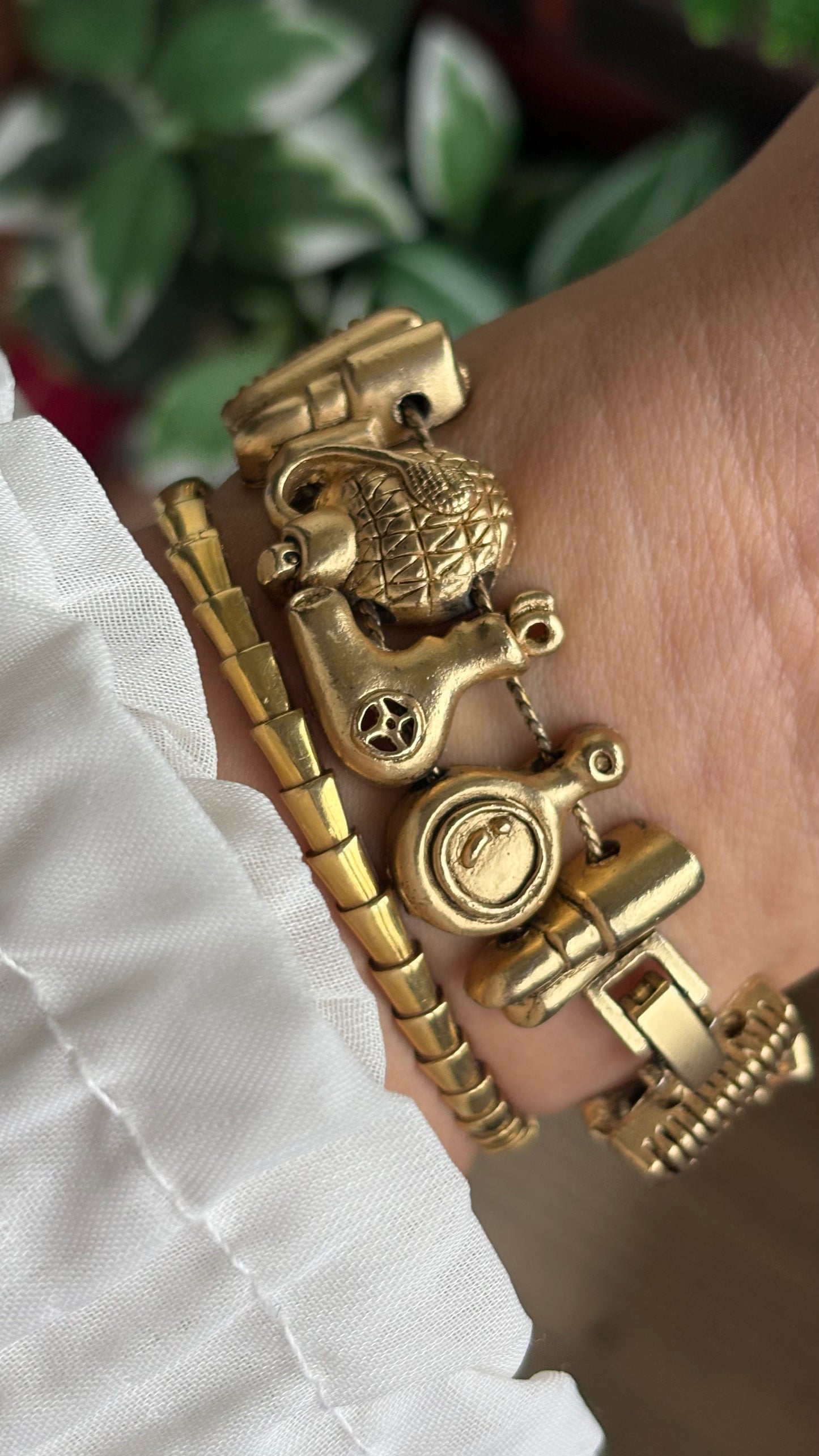 Vintage Hairstylist Charm Watch in Gold Tone