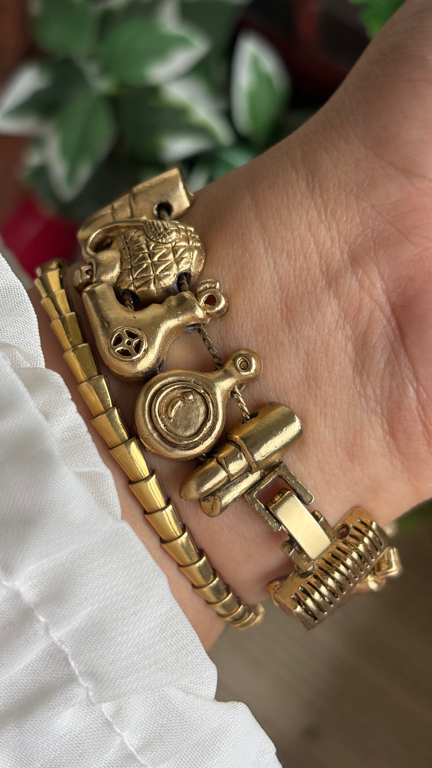 Vintage Hairstylist Charm Watch in Gold Tone