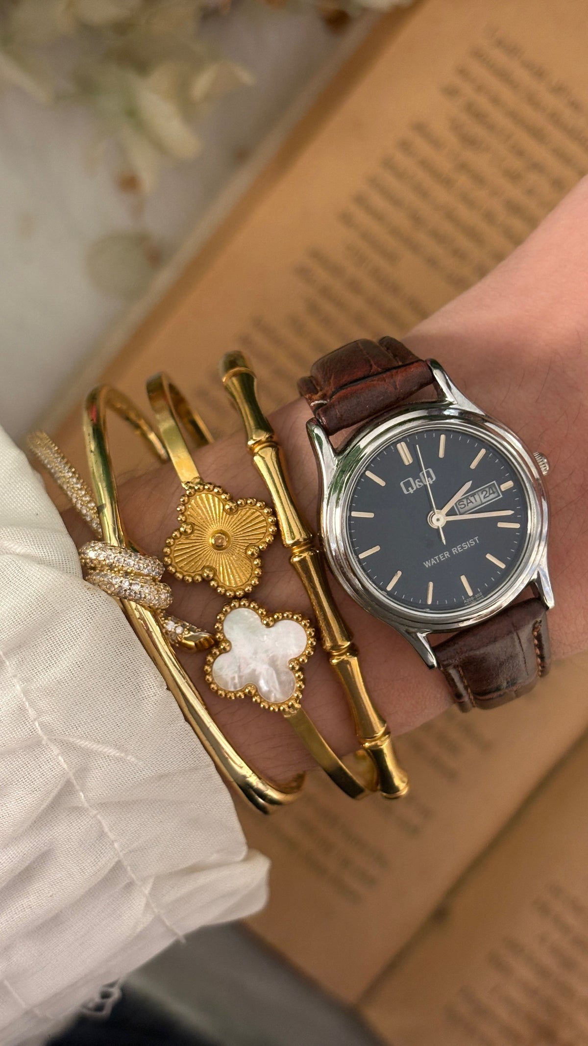 Vintage Q&Q Citizen Date Window Watch in Silver Tone Brown Leather Quartz