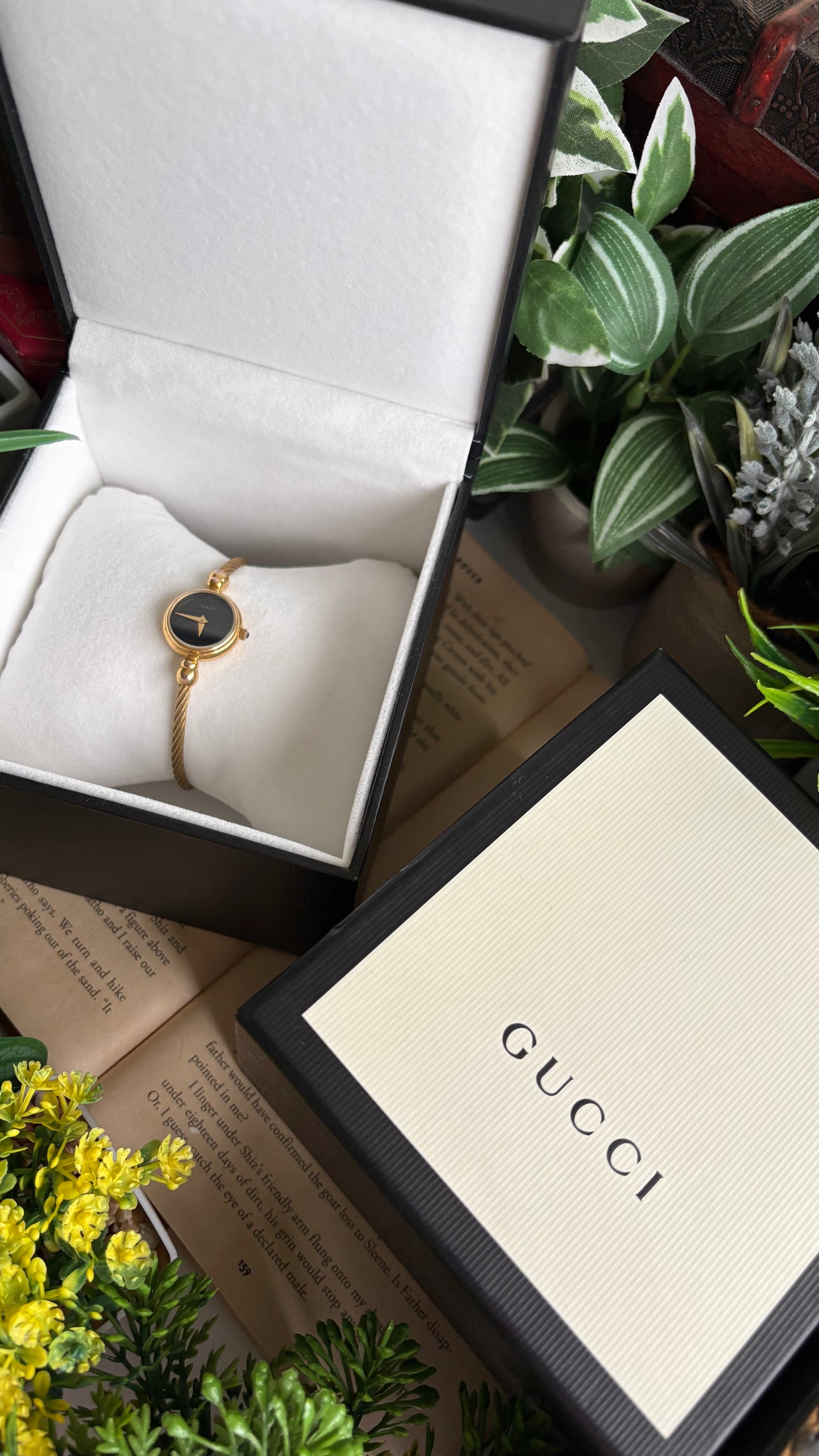Extremely Rare Vintage 2700L Gucci Bangle Watch in Gold Tone Black Dial with Original Box
