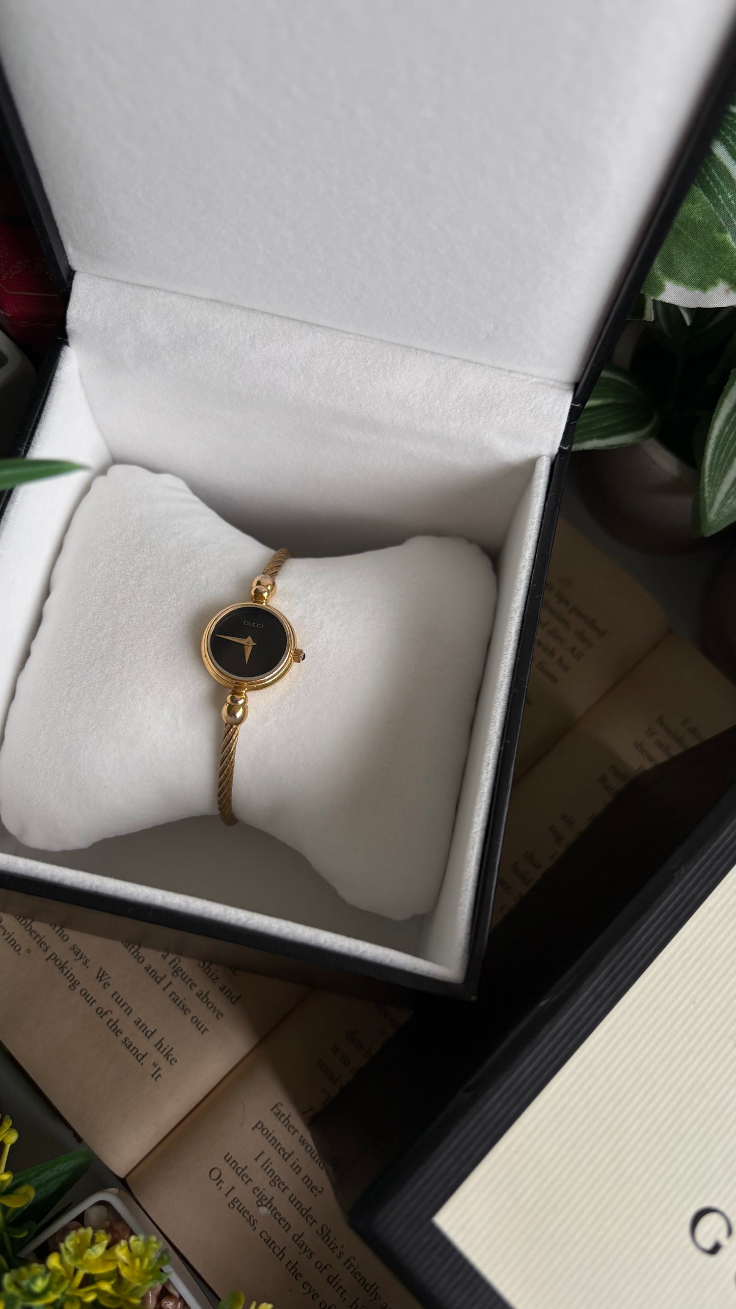 Extremely Rare Vintage 2700L Gucci Bangle Watch in Gold Tone Black Dial with Original Box