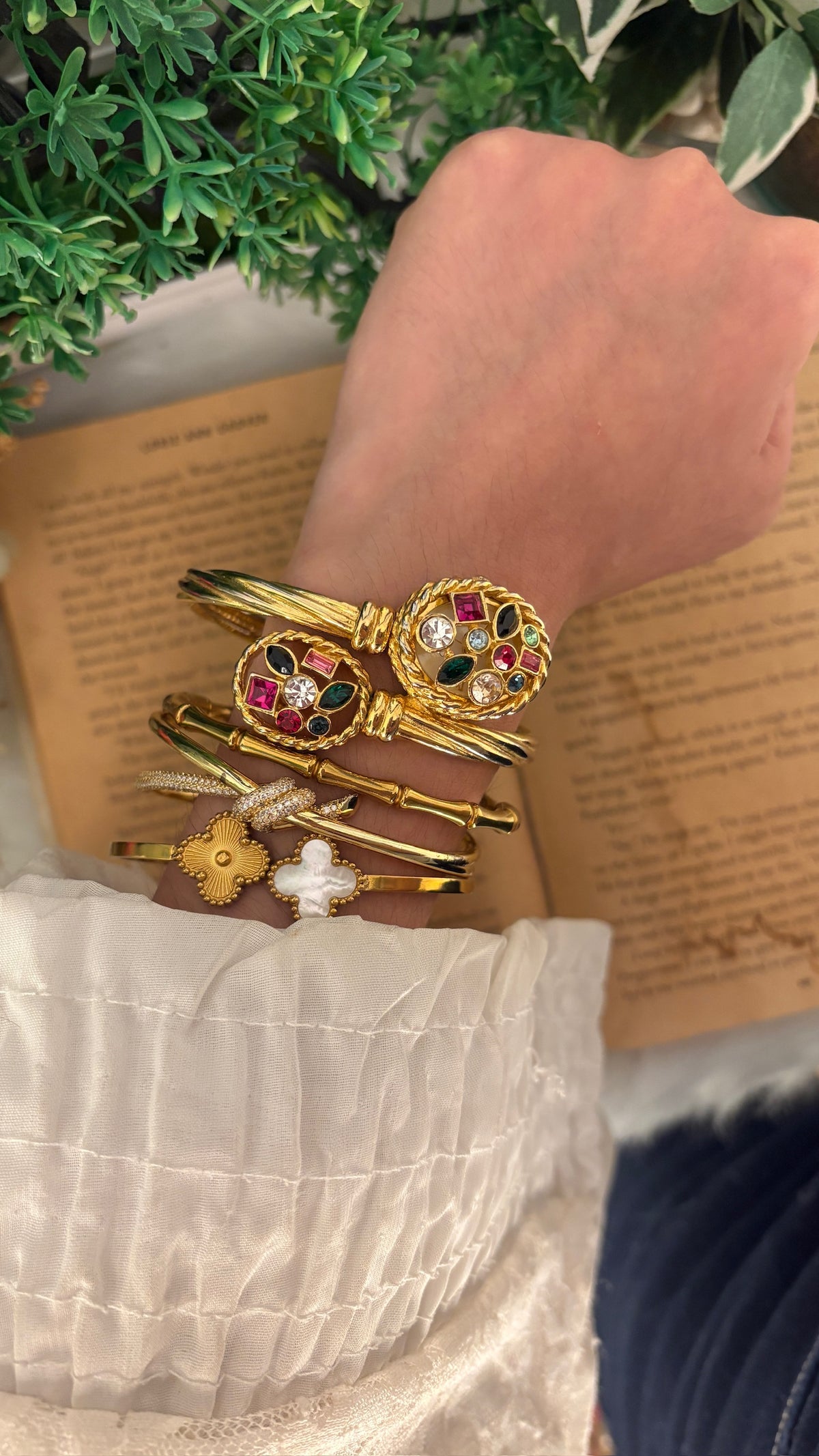 Extremely Rare Xanadu Bejeweled Cable Peekaboo Watch in Gold Tone Quartz