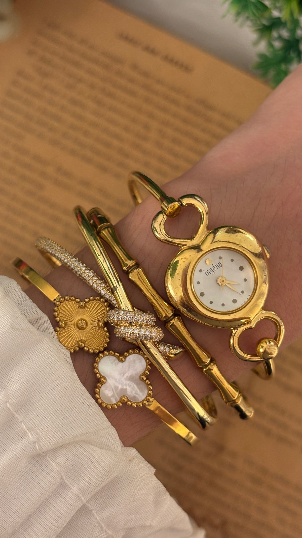 Rare Vintage Ingenu Alba Seiko Heart Bangle Watch in Gold Tone Quartz