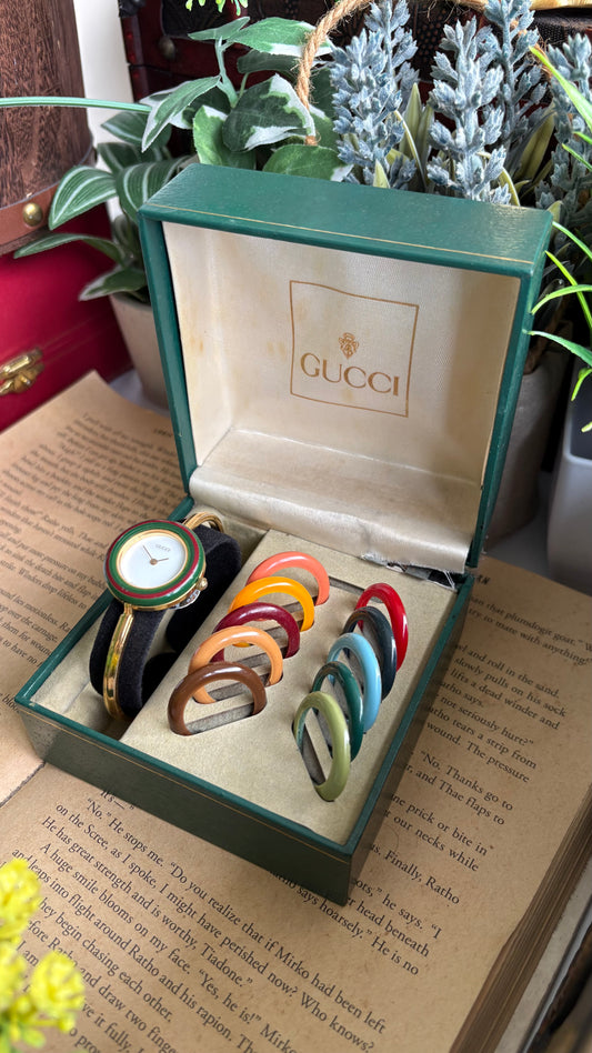 Vintage Gucci 1100L Interchangeable Bezel Set Bangle Watch in Gold Tone