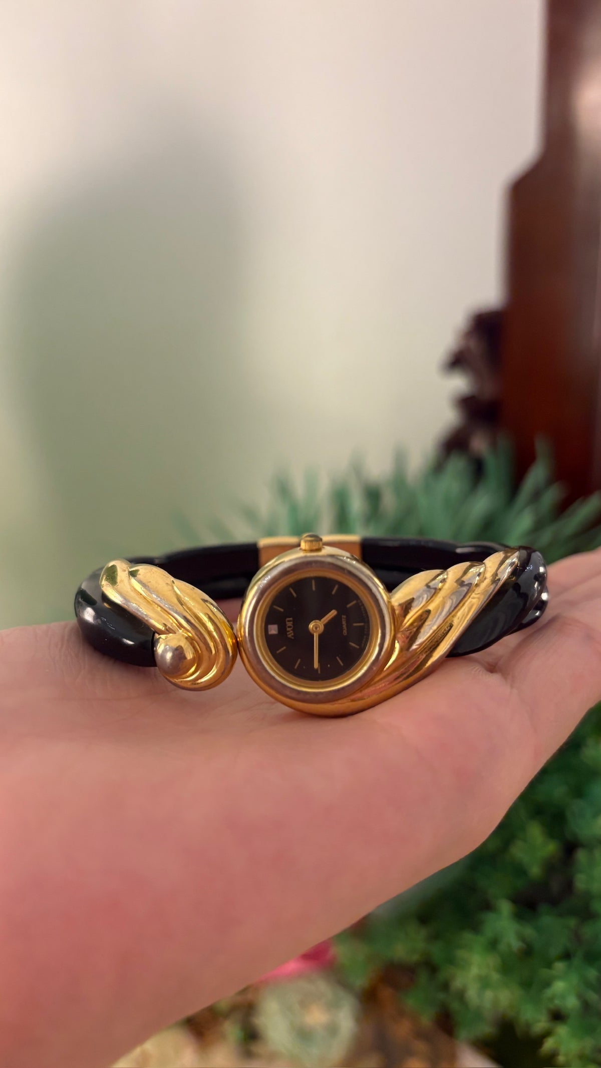 Rare Vintage Avon Angel Bangle Watch in Gold Tone Quartz