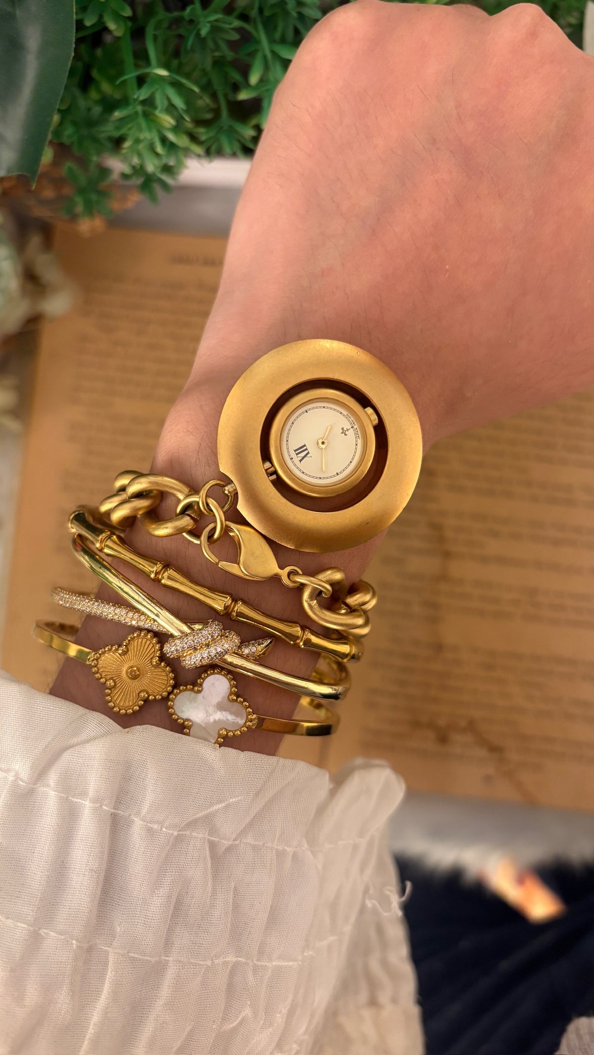Rare Vintage Japan Quartz Hanging Clock Face Bracelet Chain Watch in Gold Tone Quartz