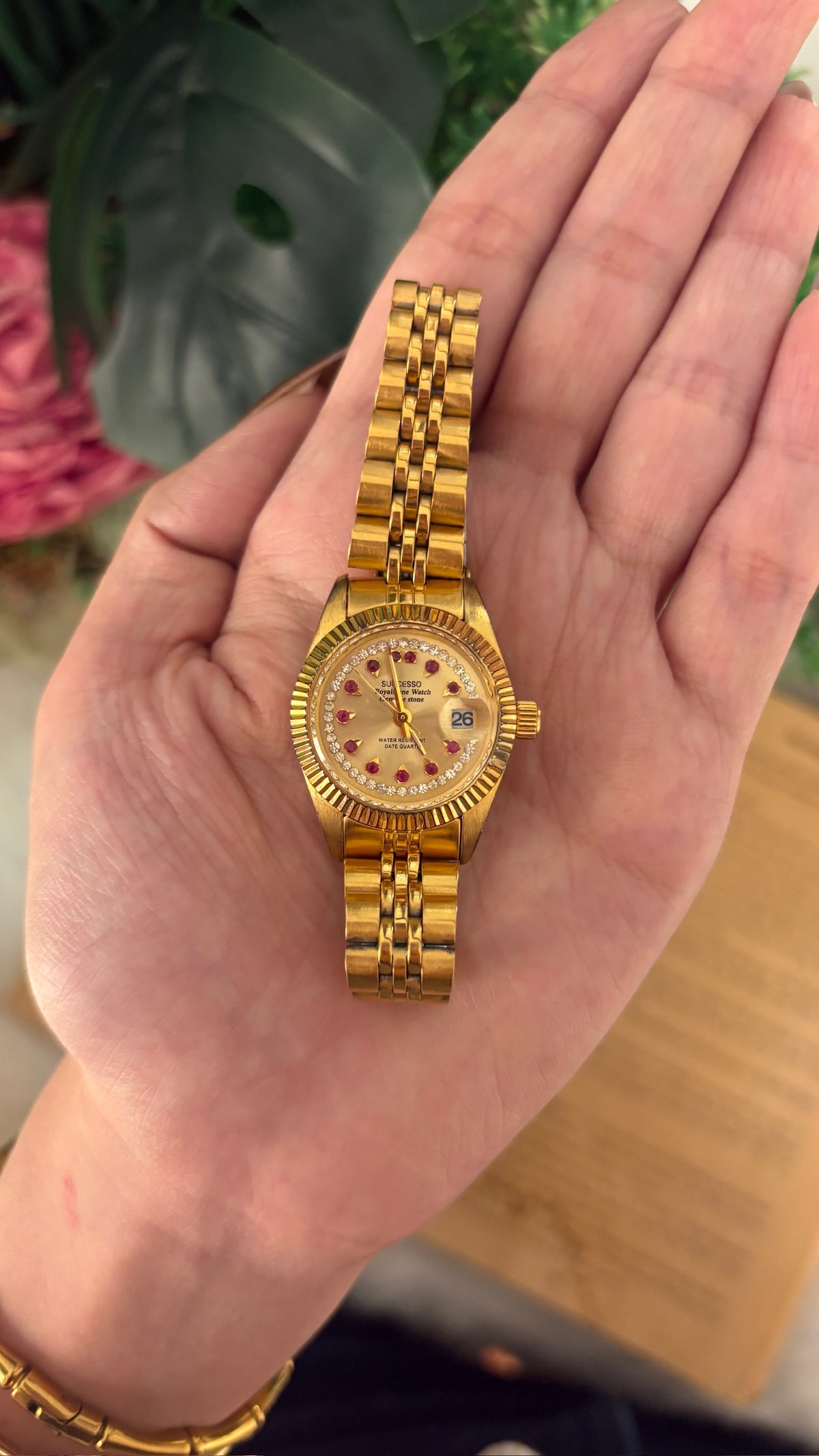 Rare Vintage Successo Royalstone Watch in Gold Tone Quartz