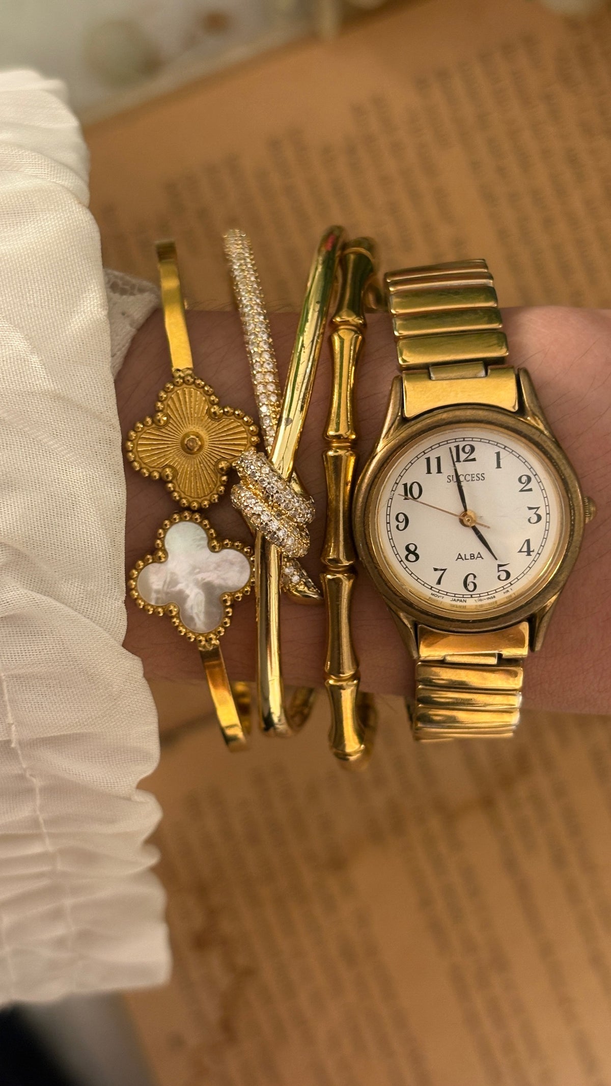 Rare Vintage Success Alba Seiko Expandable Band Watch in Gold Tone Quartz