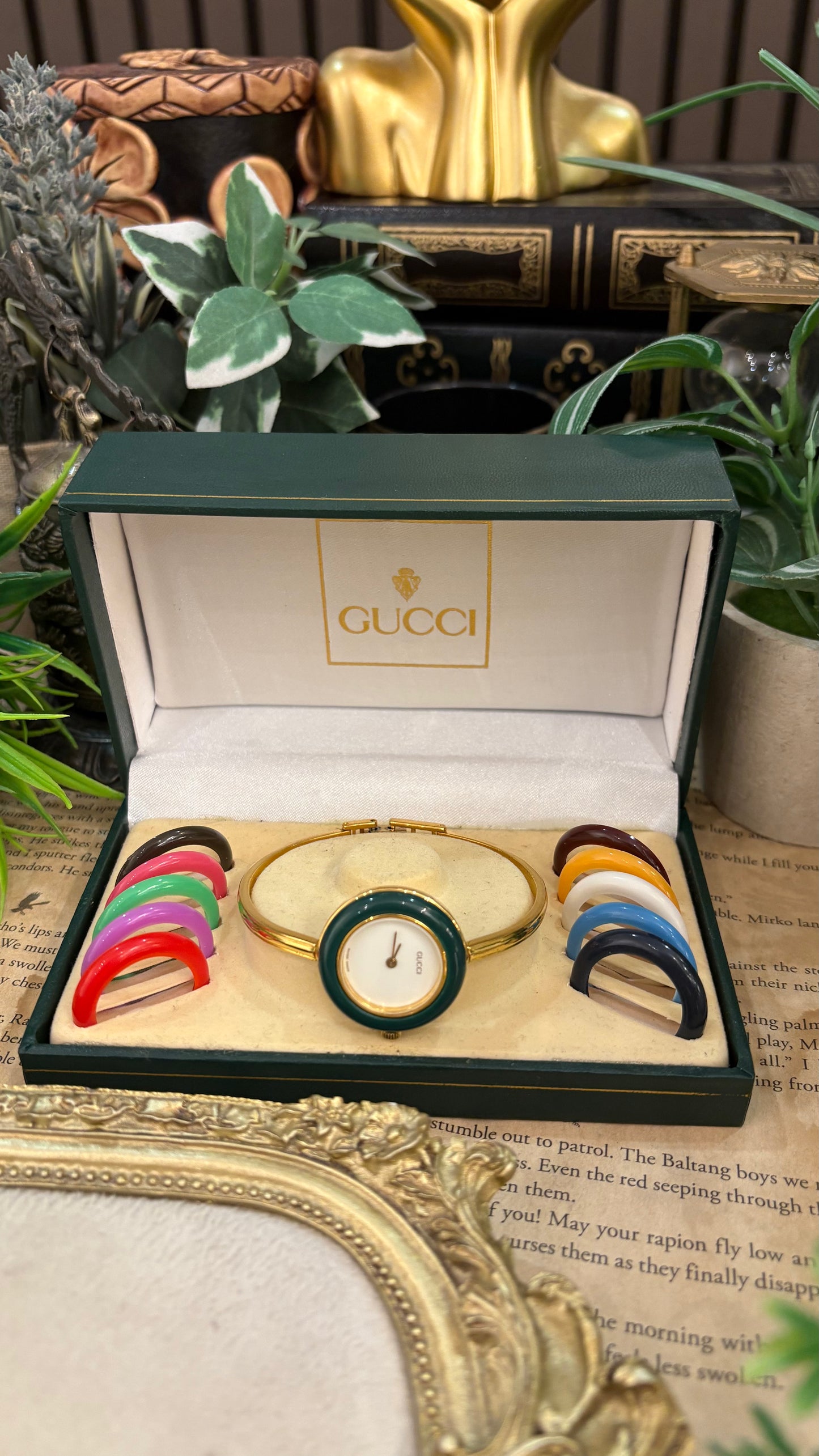 Extremely Rare Gucci Interchangeable Bezel Bangle Watch Set in Gold Tone Quartz Swiss