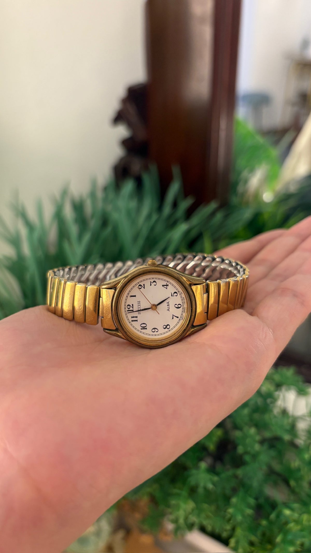 Rare Vintage Success Alba Seiko Expandable Band Watch in Gold Tone Quartz