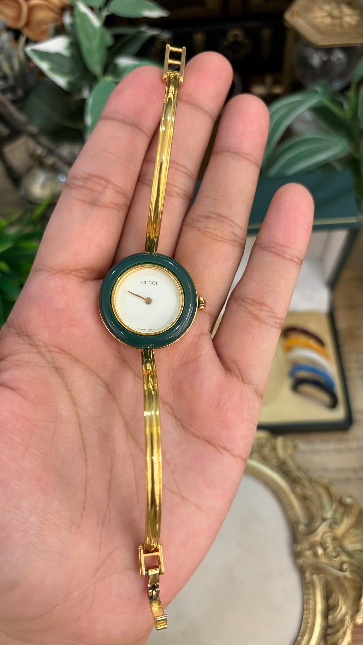 Extremely Rare Gucci Interchangeable Bezel Bangle Watch Set in Gold Tone Quartz Swiss
