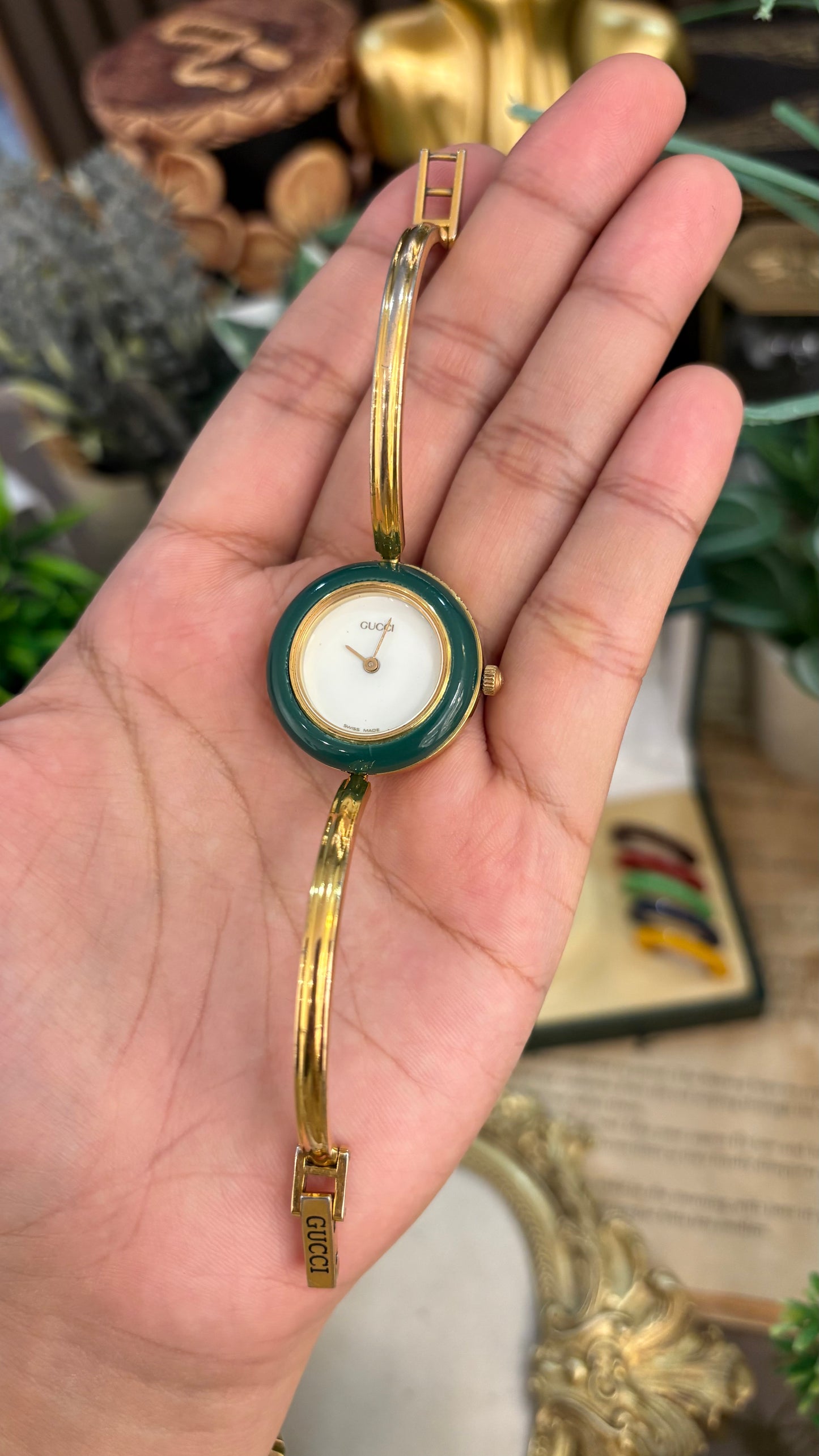 Extremely Rare Gucci Interchangeable Bezel Bangle Watch Set in Gold Tone Quartz Swiss