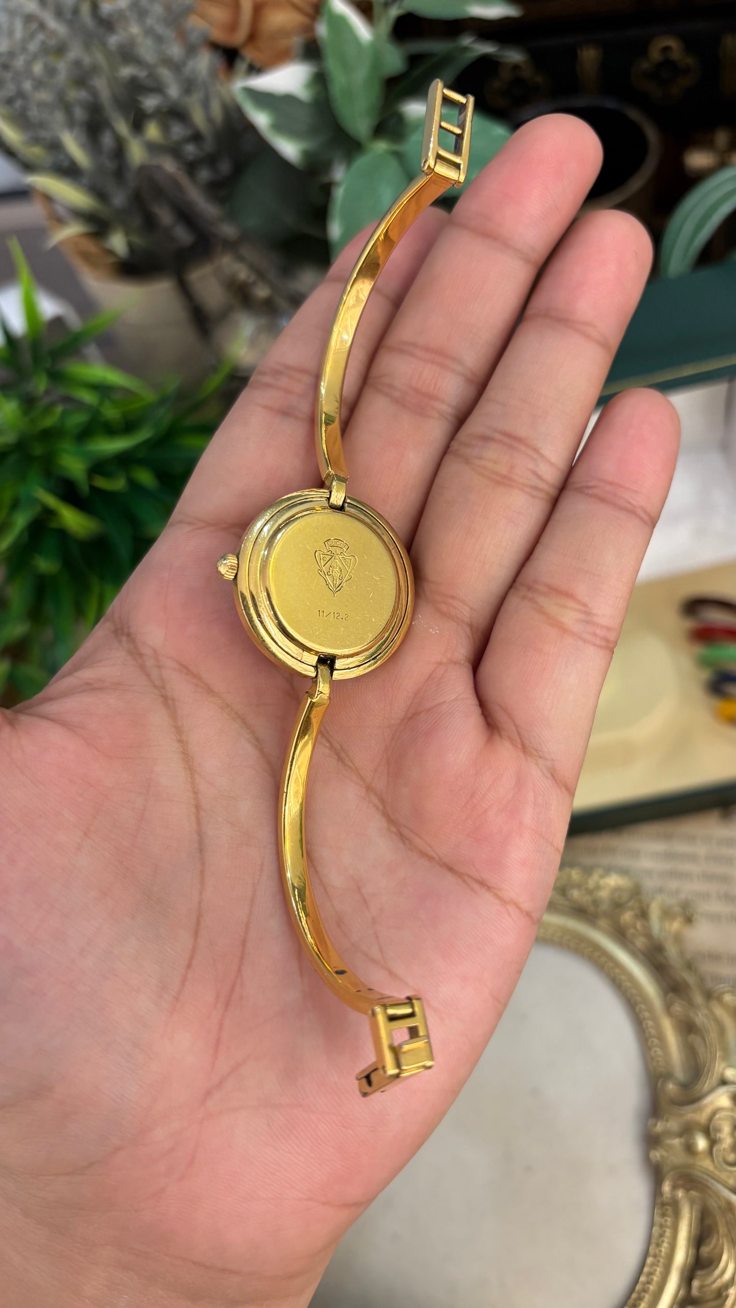 Extremely Rare Gucci Interchangeable Bezel Bangle Watch Set in Gold Tone Quartz Swiss