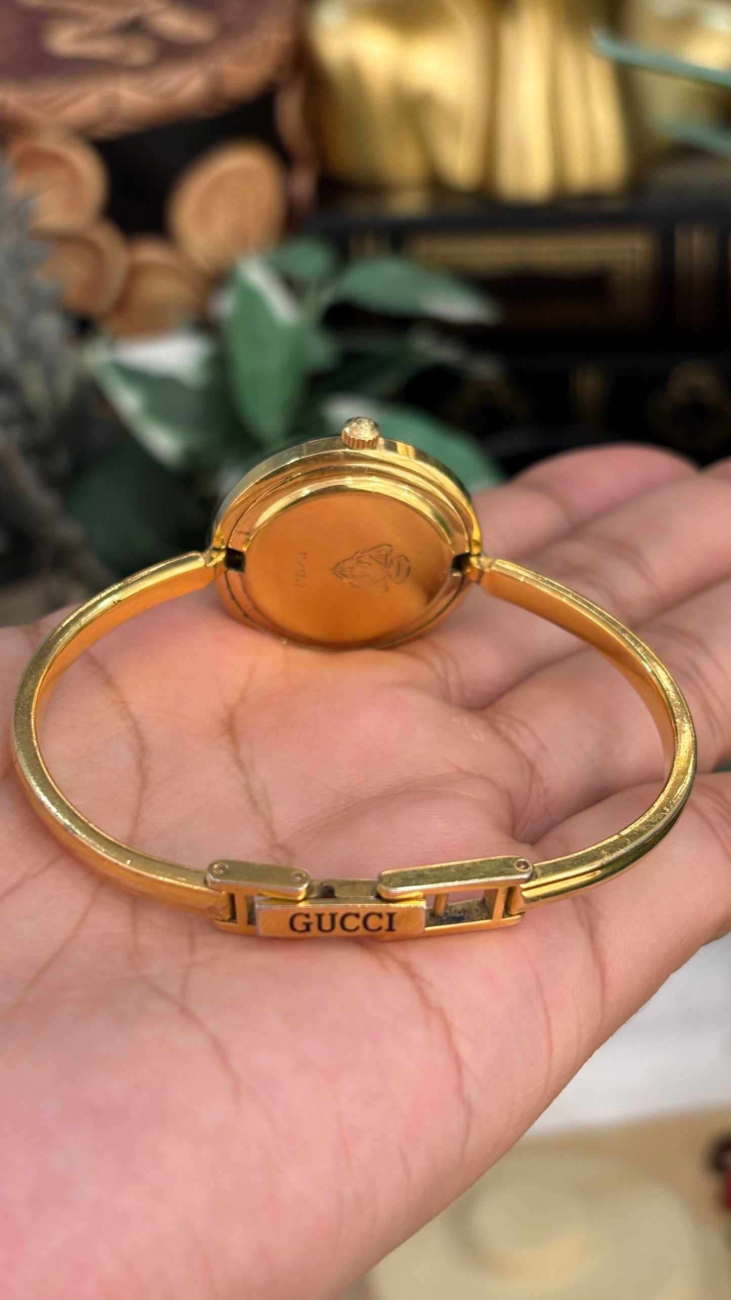 Extremely Rare Gucci Interchangeable Bezel Bangle Watch Set in Gold Tone Quartz Swiss