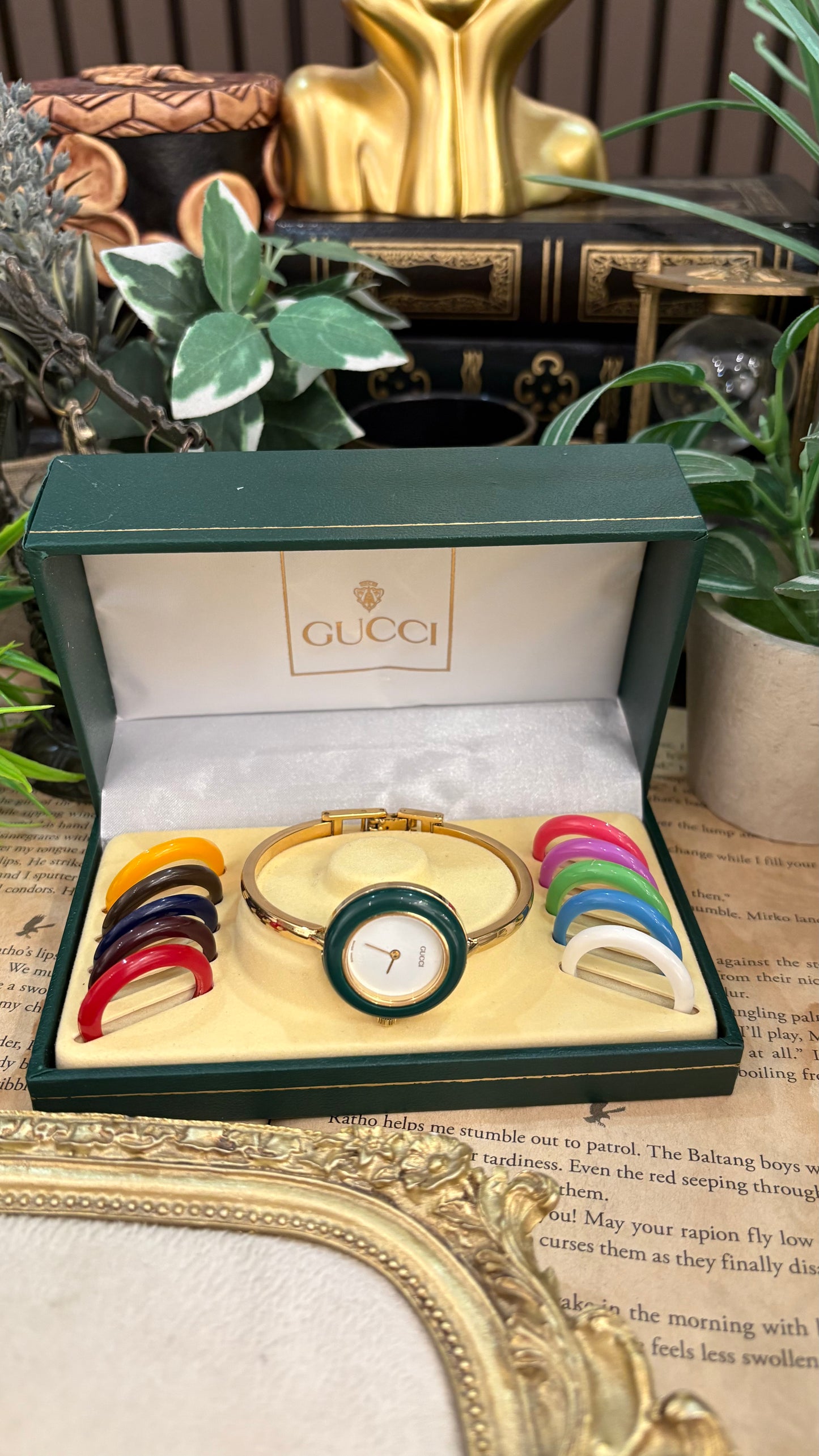 Extremely Rare Gucci Interchangeable Bezel Bangle Watch Set in Gold Tone Quartz Swiss