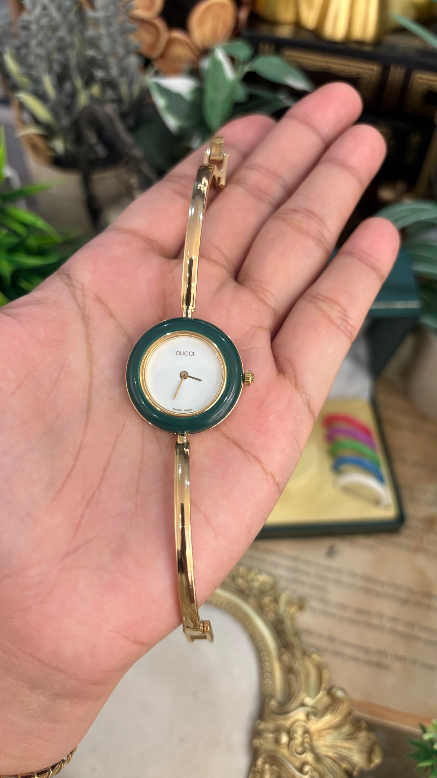 Extremely Rare Gucci Interchangeable Bezel Bangle Watch Set in Gold Tone Quartz Swiss