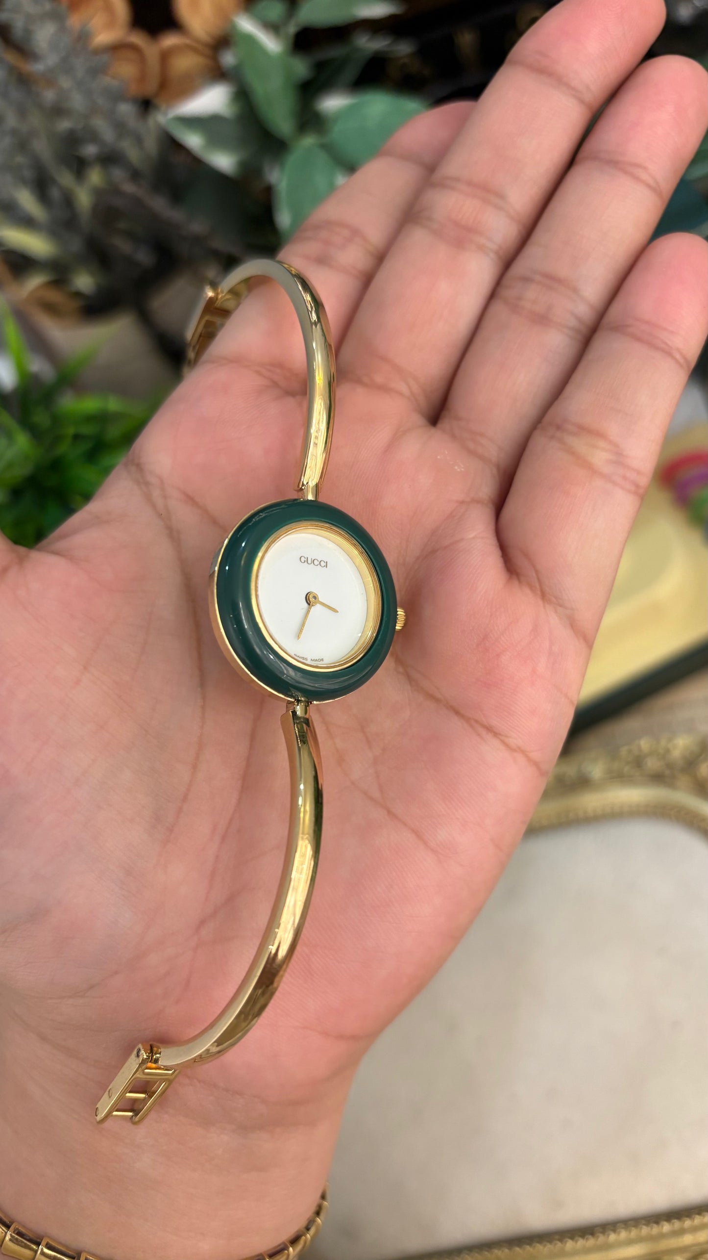 Extremely Rare Gucci Interchangeable Bezel Bangle Watch Set in Gold Tone Quartz Swiss