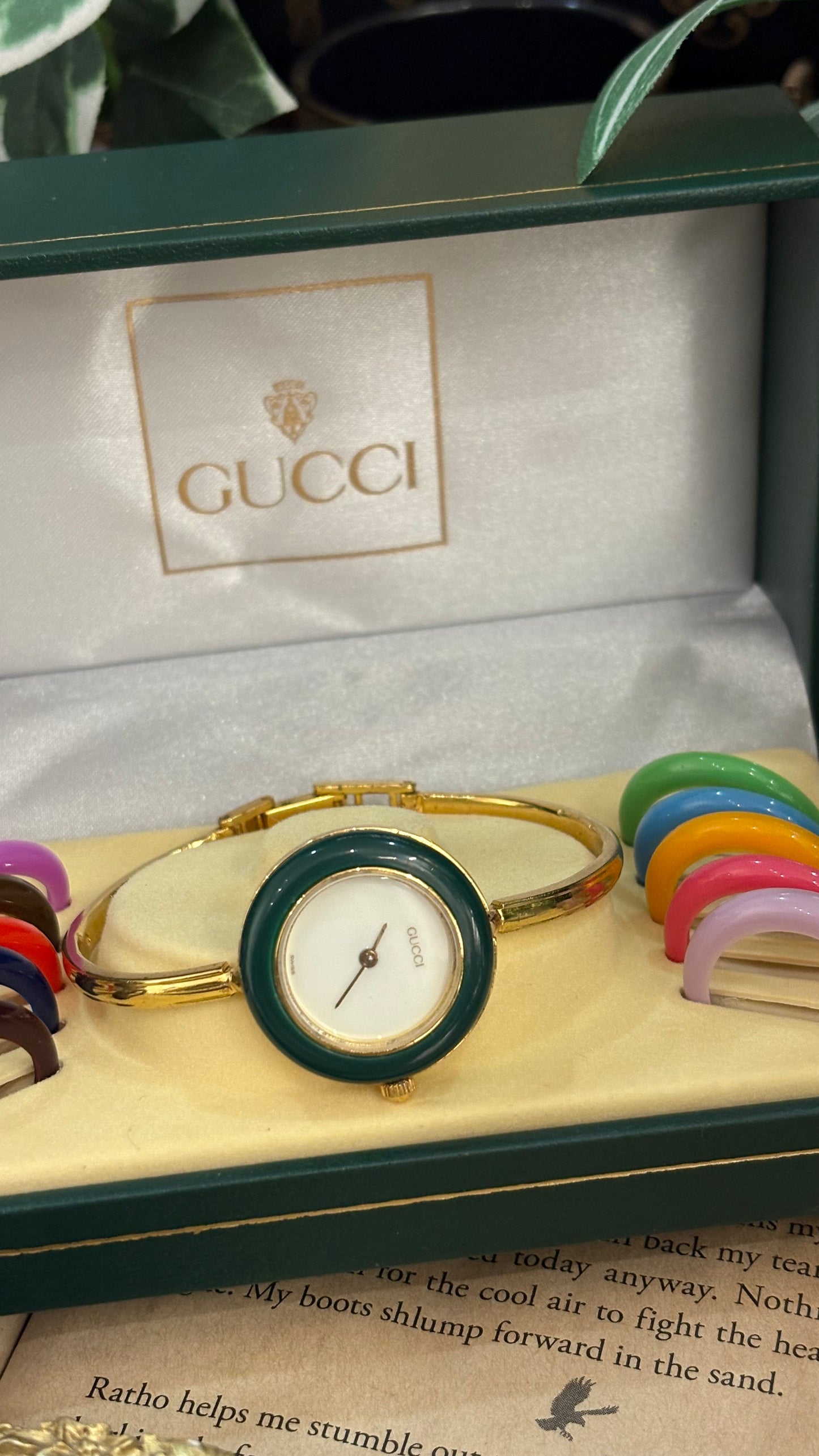Extremely Rare Gucci Interchangeable Bezel Bangle Watch Set in Gold Tone Quartz Swiss