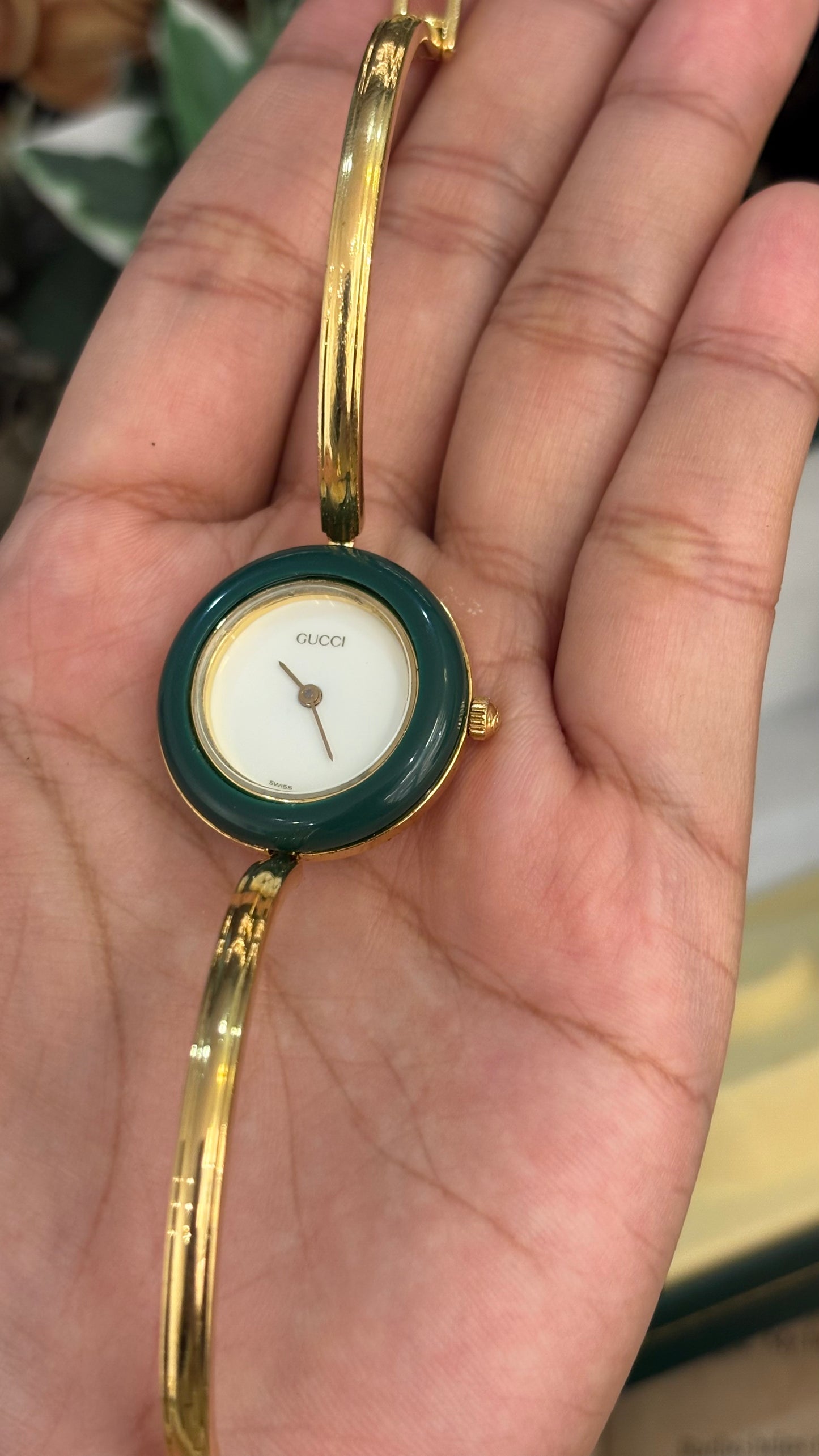 Extremely Rare Gucci Interchangeable Bezel Bangle Watch Set in Gold Tone Quartz Swiss