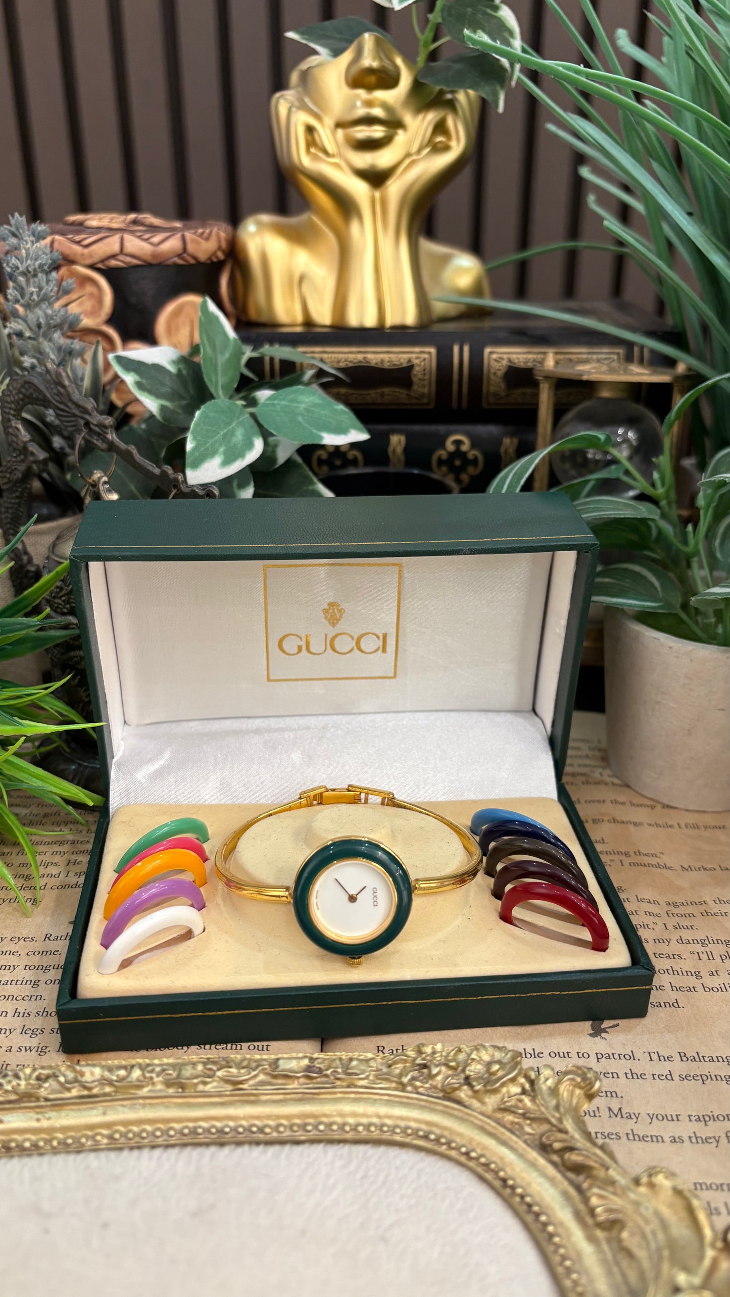 Extremely Rare Gucci Interchangeable Bezel Bangle Watch Set in Gold Tone Quartz Swiss