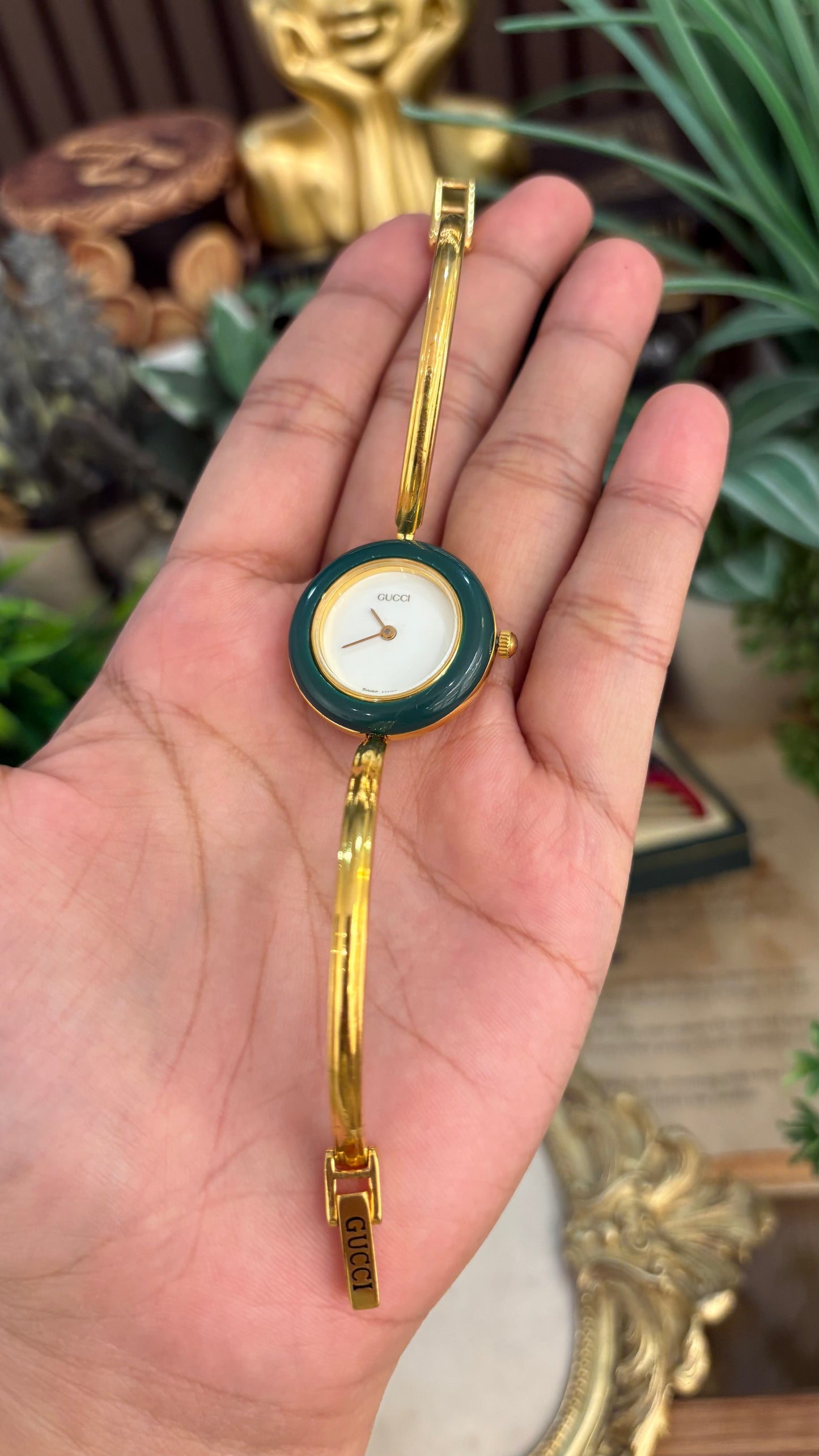 Extremely Rare Gucci Interchangeable Bezel Bangle Watch Set in Gold Tone Quartz Swiss