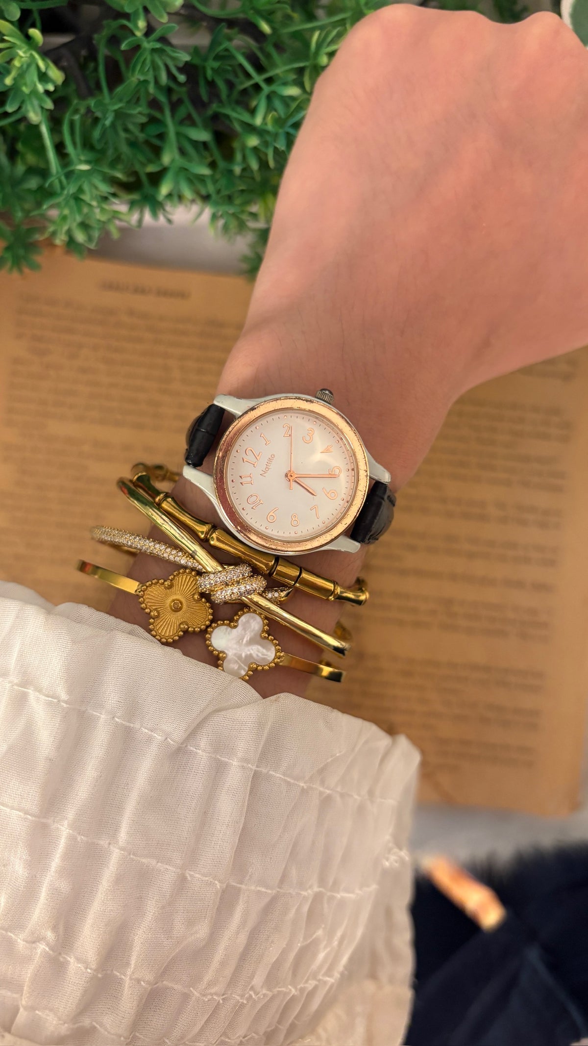 Vintage Nattito Classic Watch in Two-Tone Black Leather Quartz