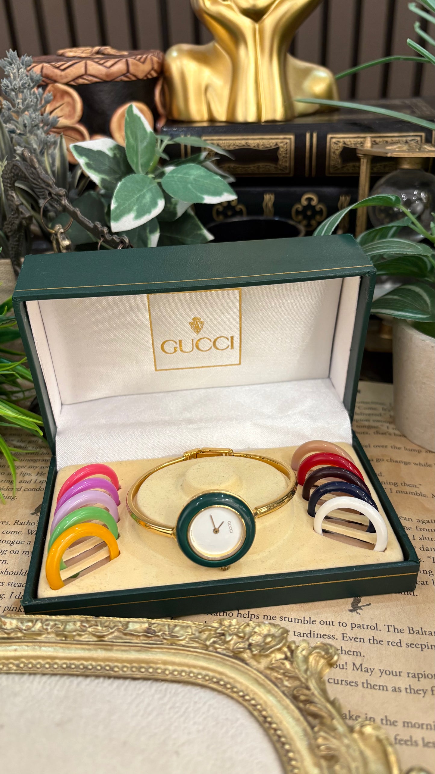 Extremely Rare Gucci Interchangeable Bezel Bangle Watch Set in Gold Tone Quartz Swiss