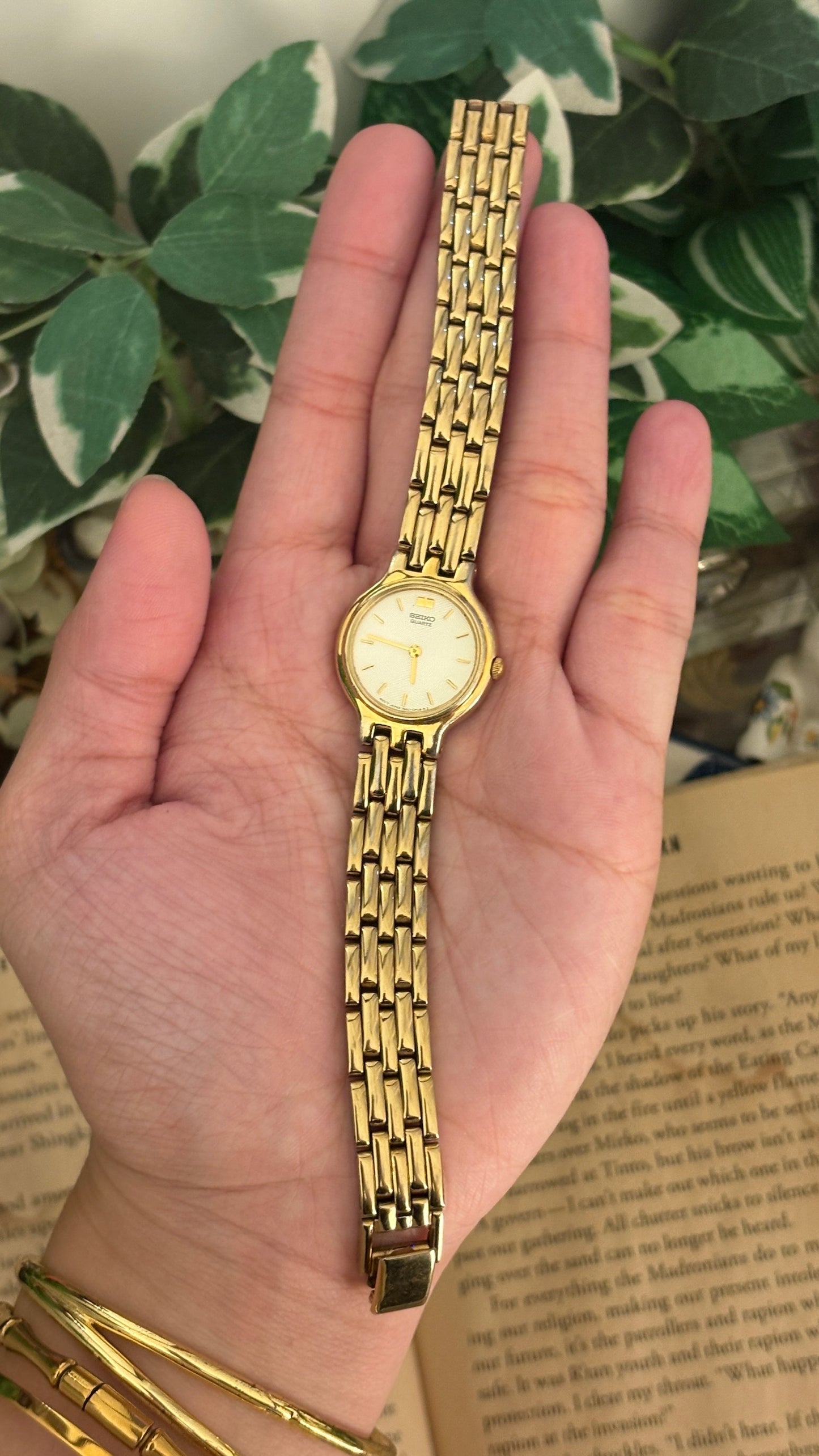 Vintage Seiko Classic Dress Watch in Gold Tone Quartz