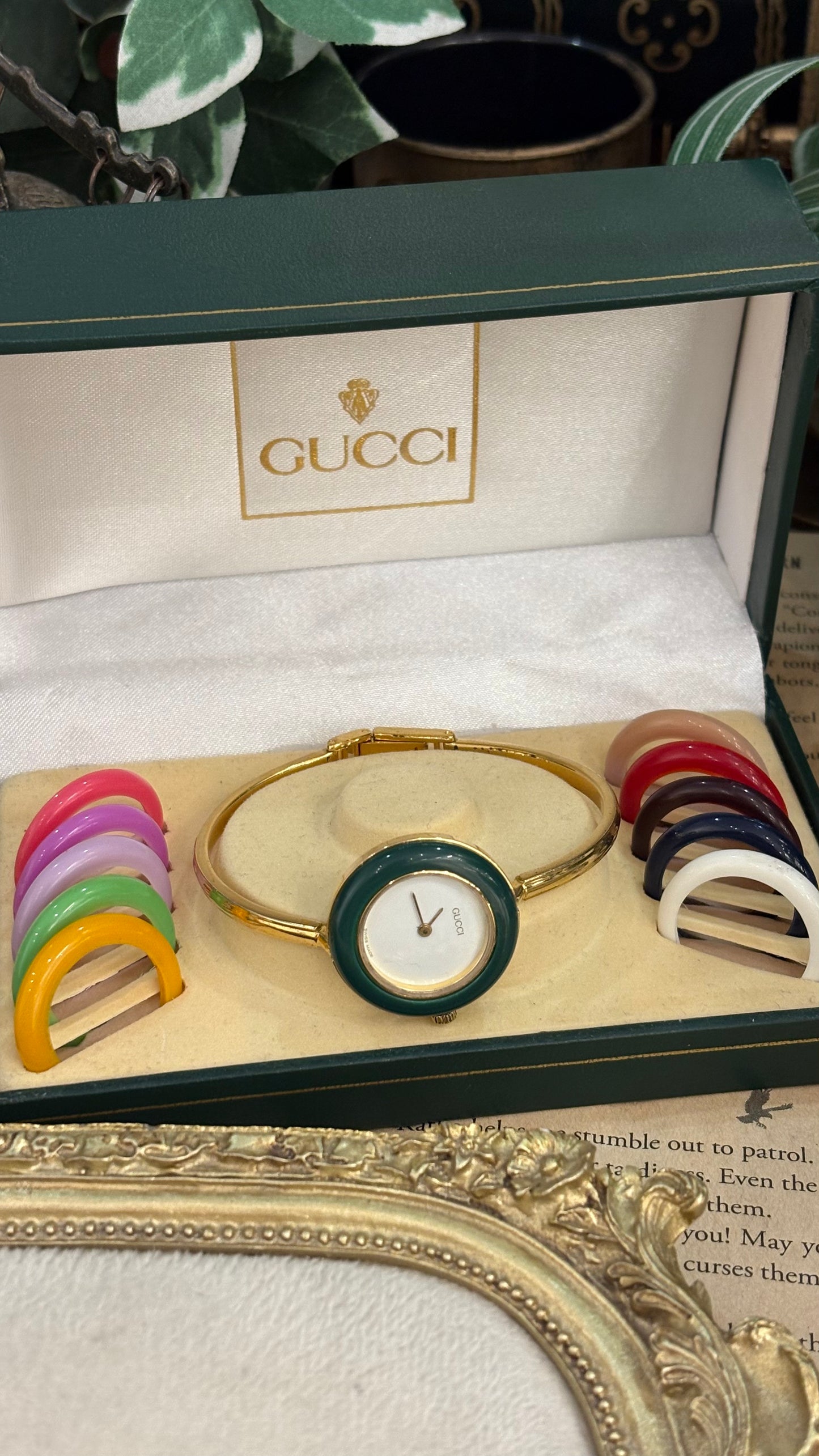 Extremely Rare Gucci Interchangeable Bezel Bangle Watch Set in Gold Tone Quartz Swiss